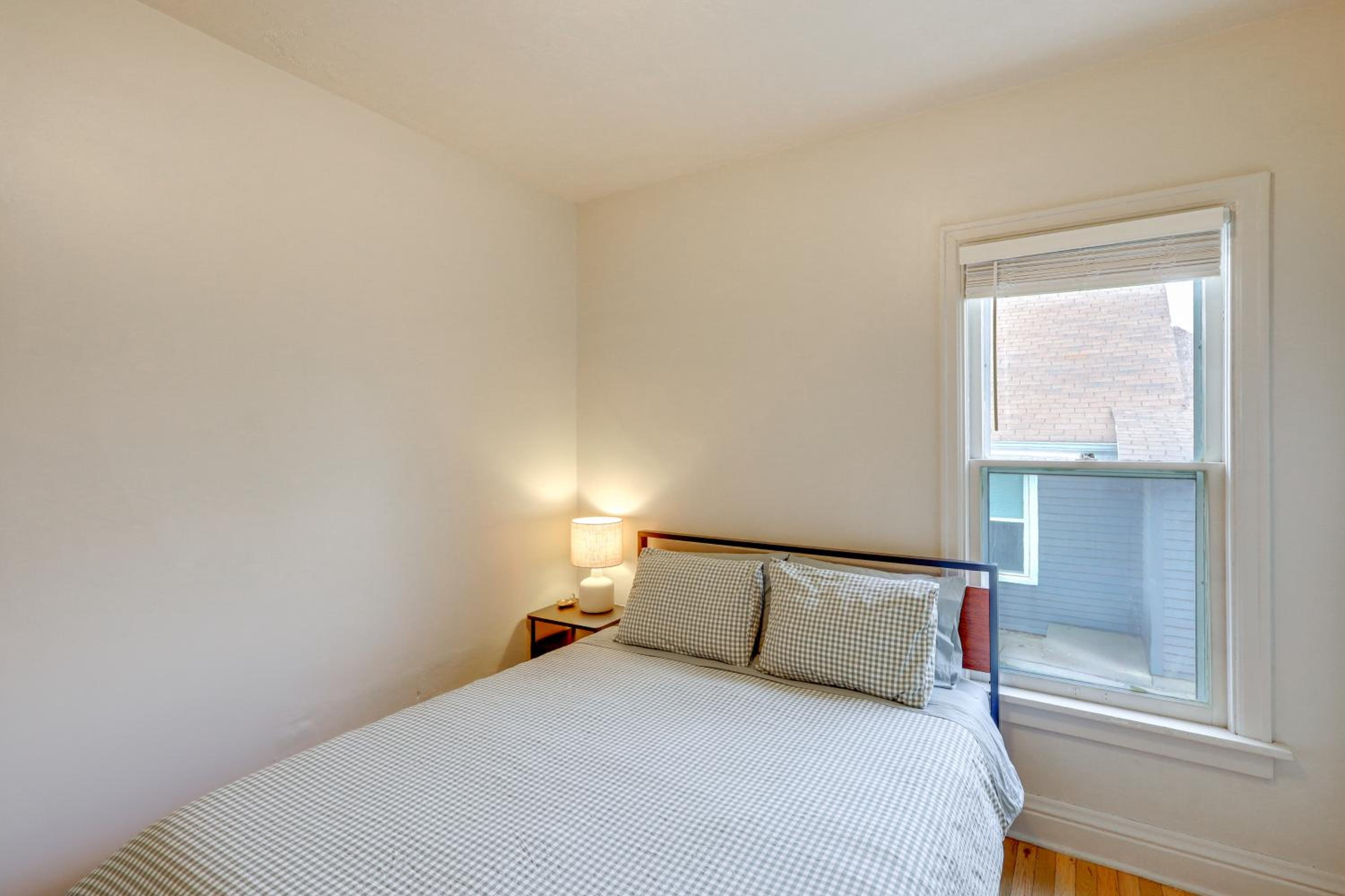 Walk to Benson Nightlife and Dining! Home with Yard