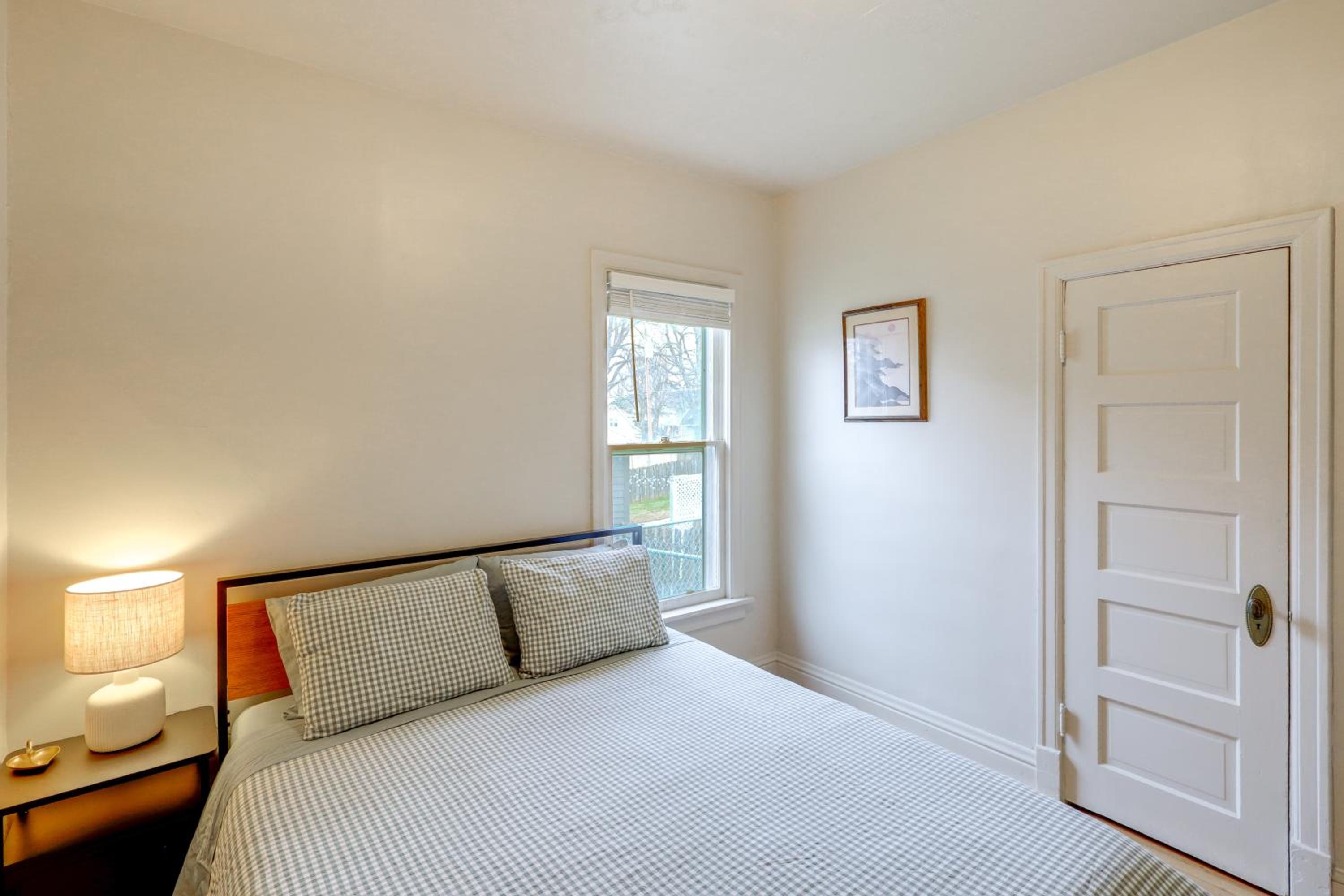 Walk to Benson Nightlife and Dining! Home with Yard