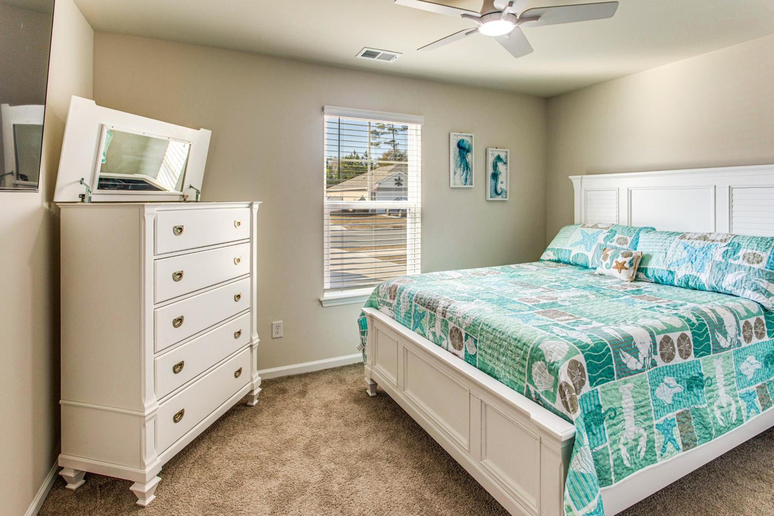 3 Mi to Holden Beach! Family Home with Patio