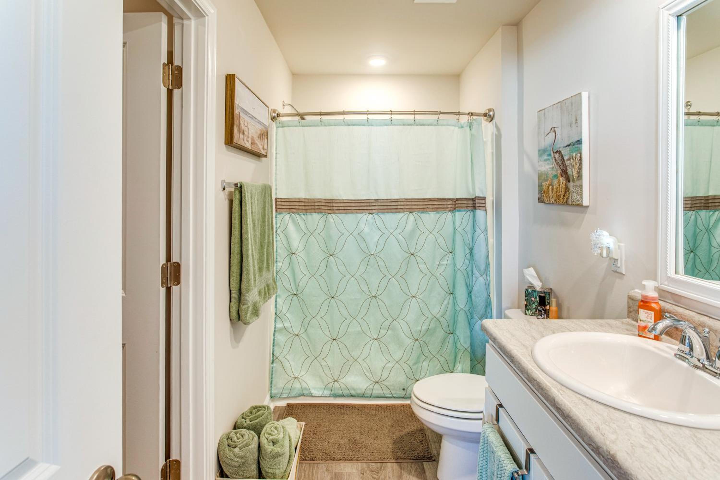 3 Mi to Holden Beach! Family Home with Patio