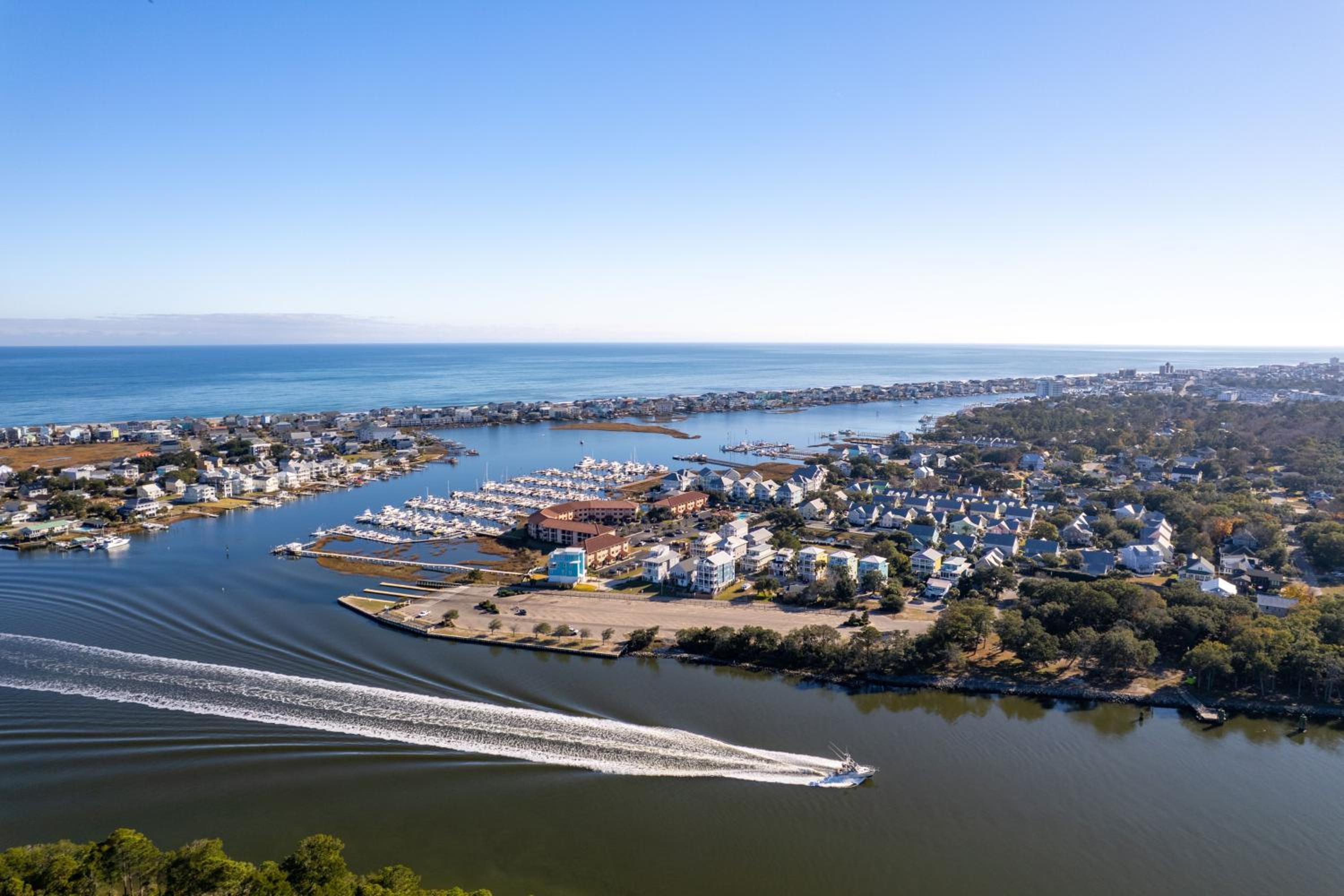 Explore the Seashore! Sunny Carolina Beach Home
