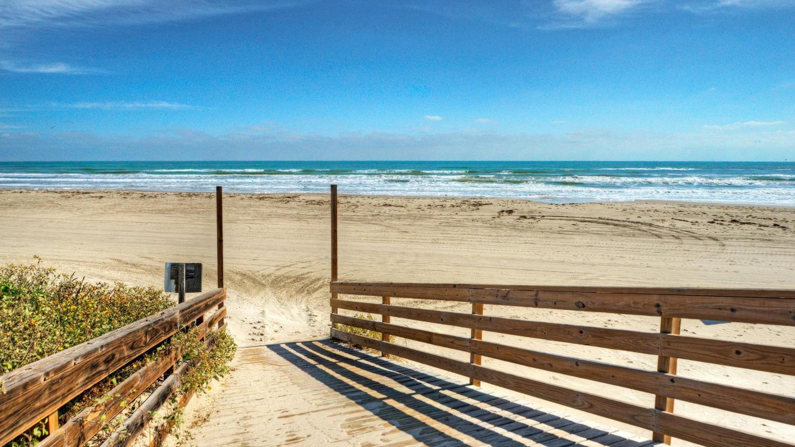 Port Aransas Home with Boardwalk Beach Access Private Pool Sunset Views Coastal Commons by AvantStay