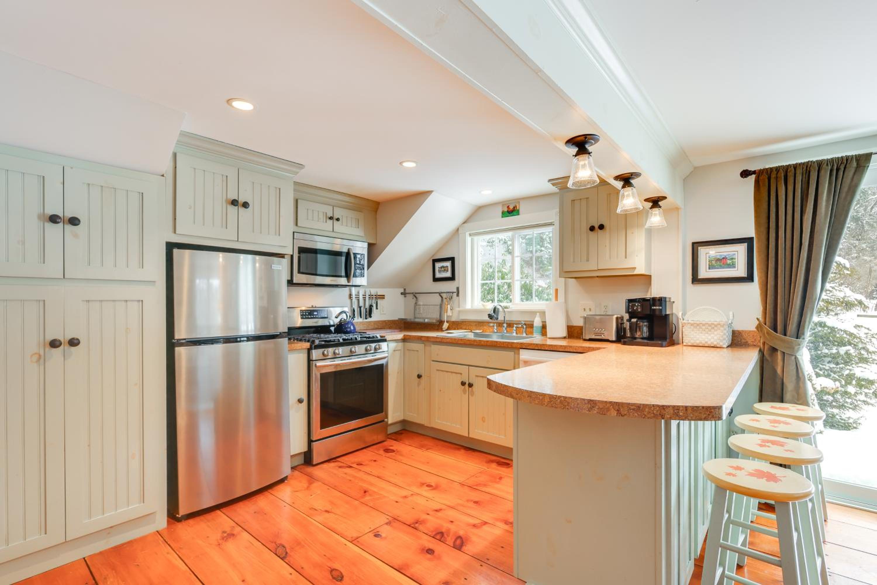 Hike, Fish, Hunt! Green Mountain Home By River
