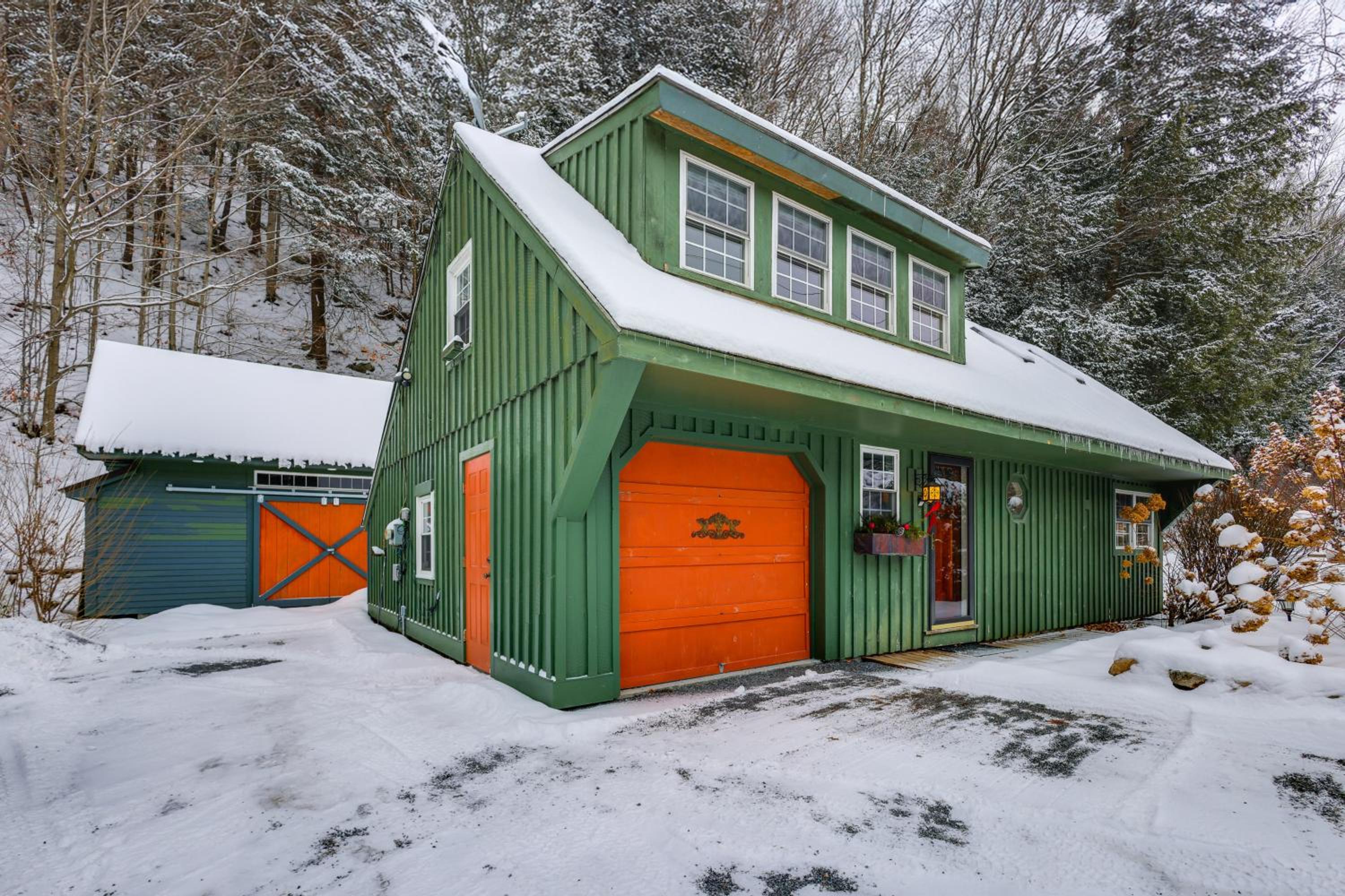 Hike, Fish, Hunt! Green Mountain Home By River