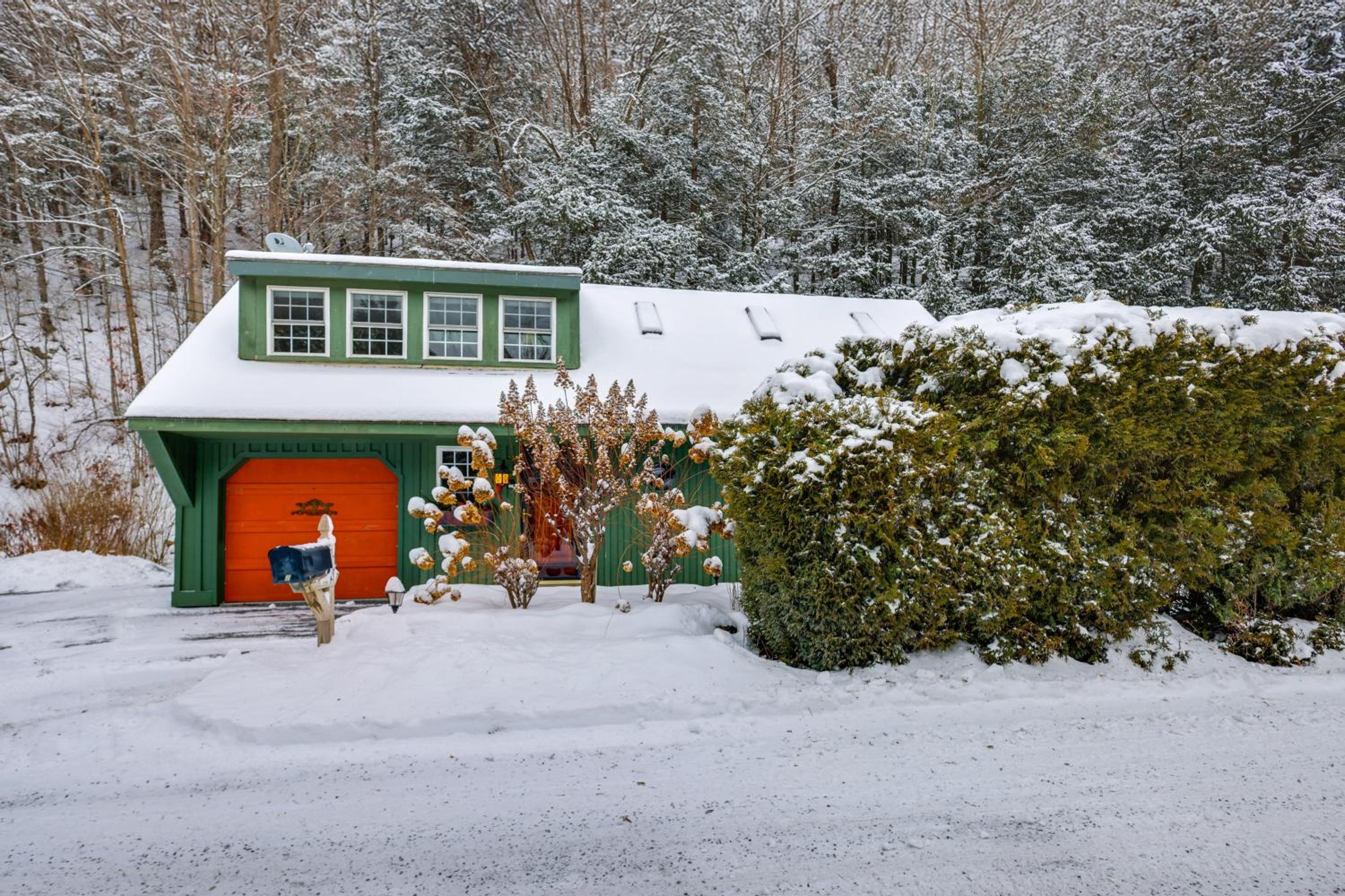 Hike, Fish, Hunt! Green Mountain Home By River