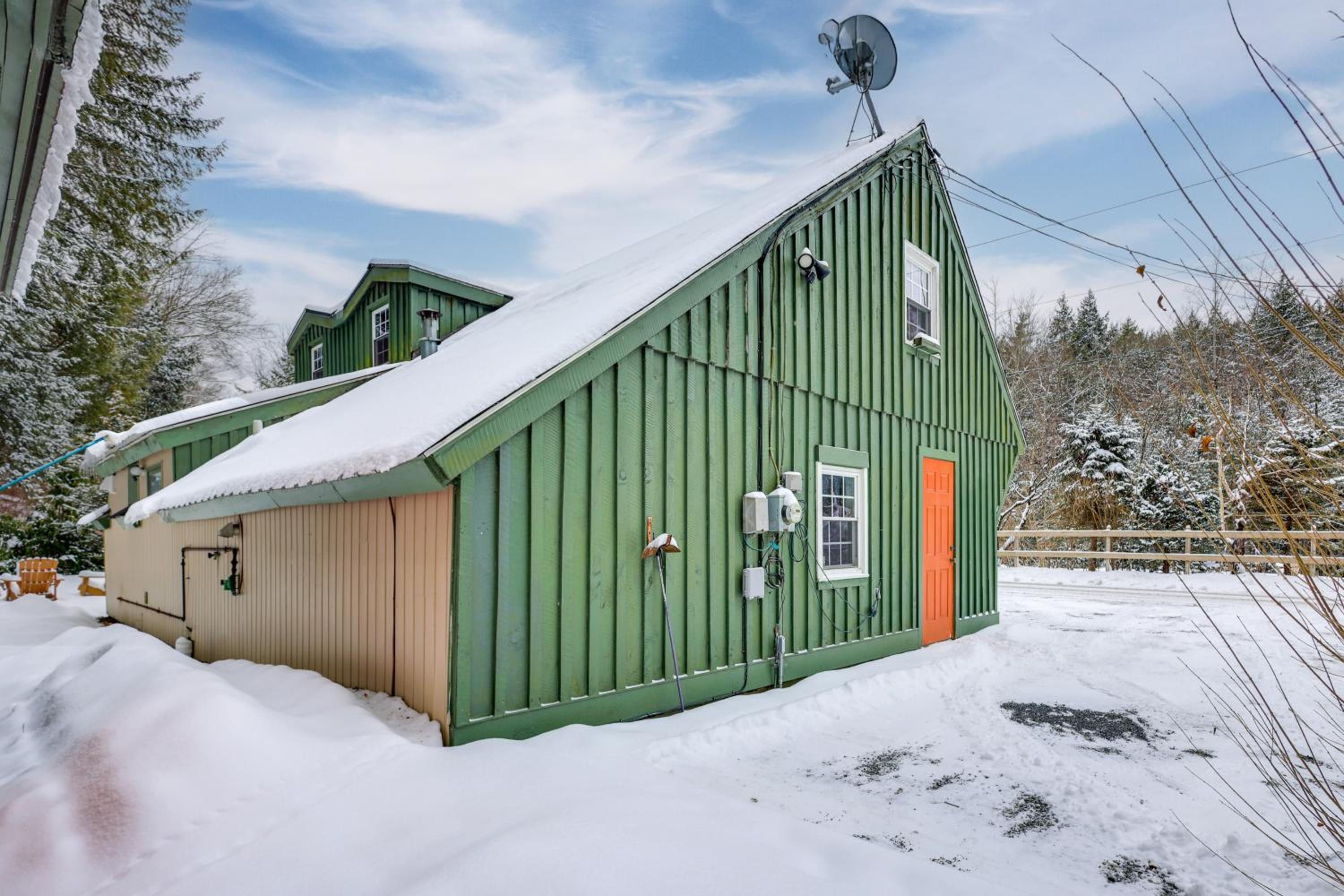 Hike, Fish, Hunt! Green Mountain Home By River