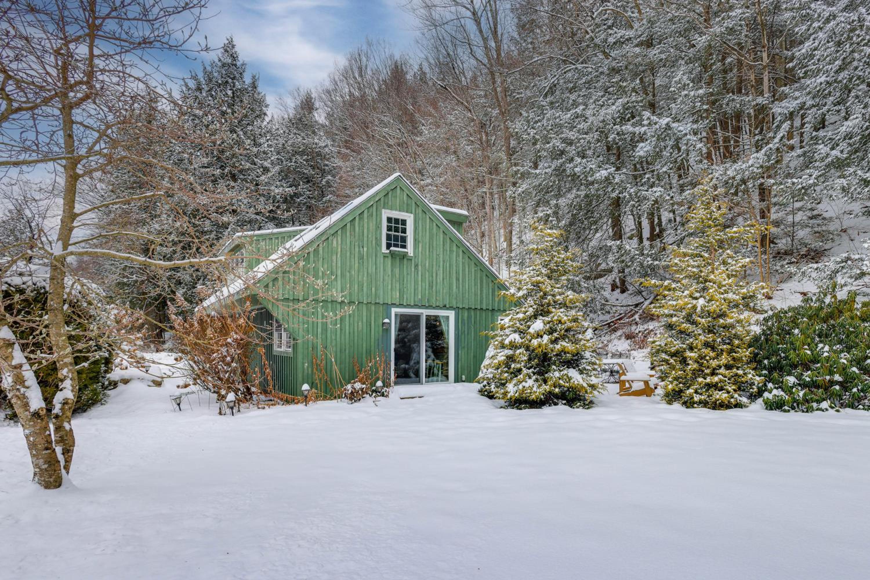 Hike, Fish, Hunt! Green Mountain Home By River