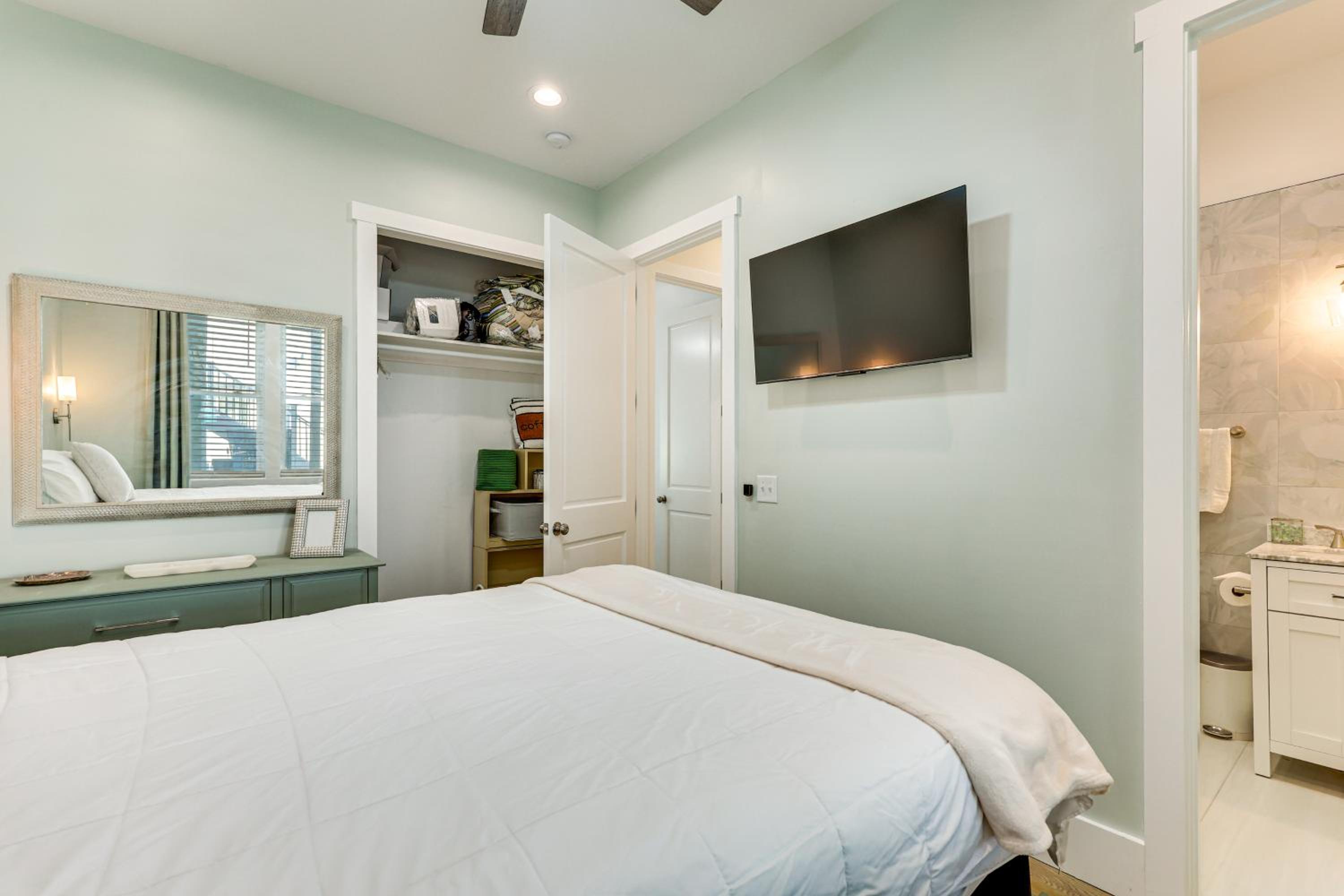 Explore Historic Dtwn! Modern Apt in Wilmington