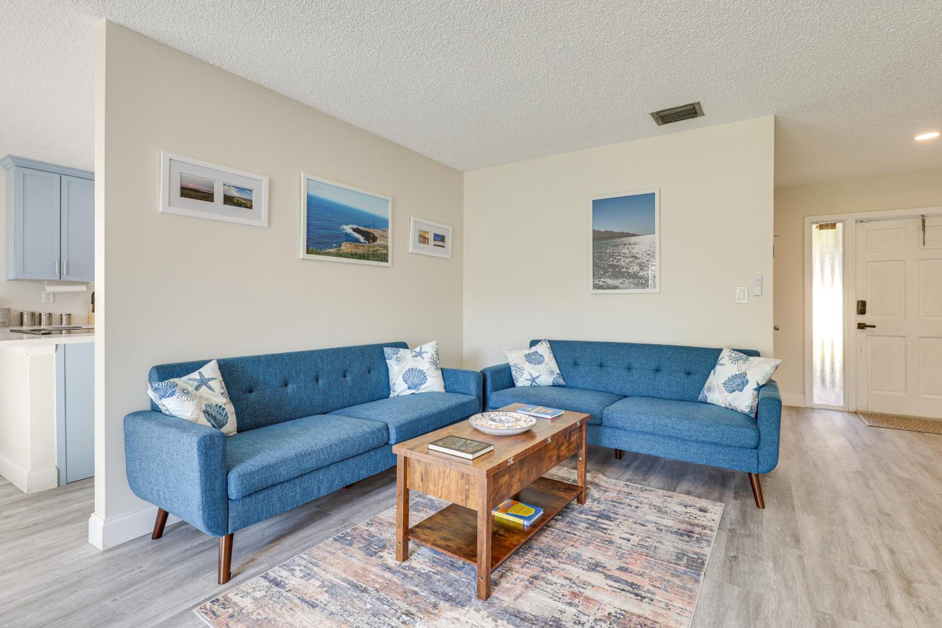 Walk to Shops and Eats, 3 Mi to Beach! Hollywood Gem