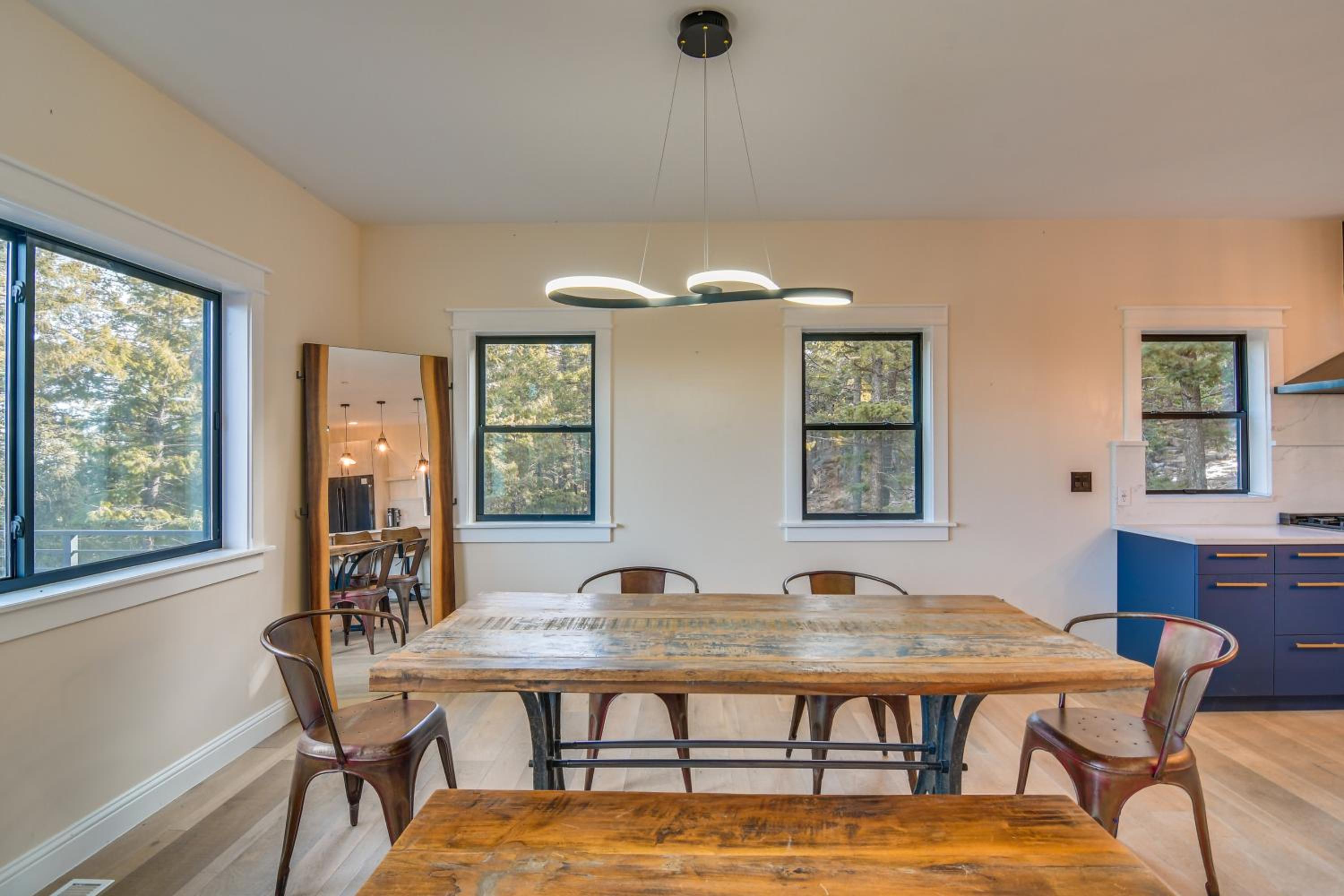 Great for Gatherings! Evergreen Getaway with Hot Tub