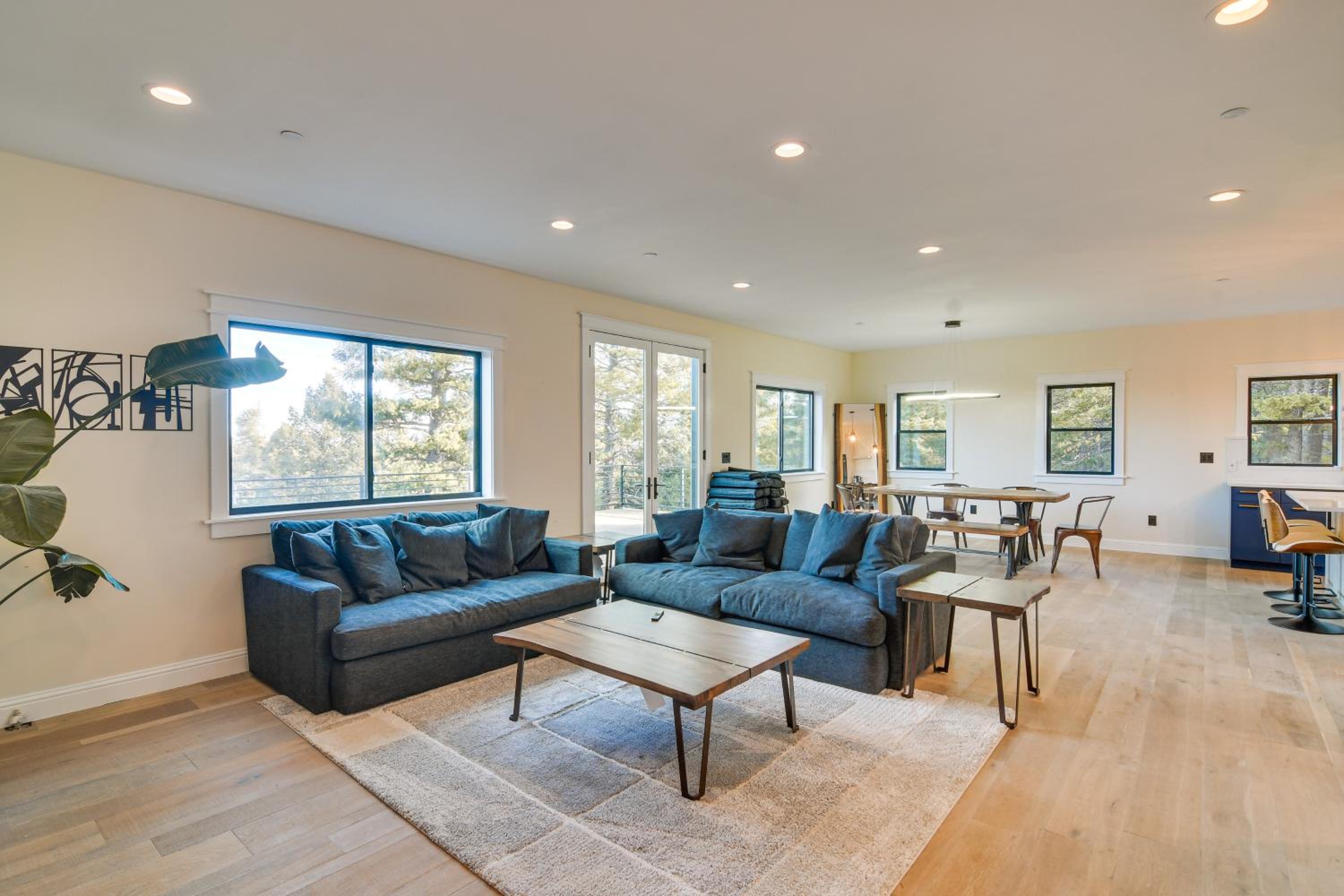 Great for Gatherings! Evergreen Getaway with Hot Tub