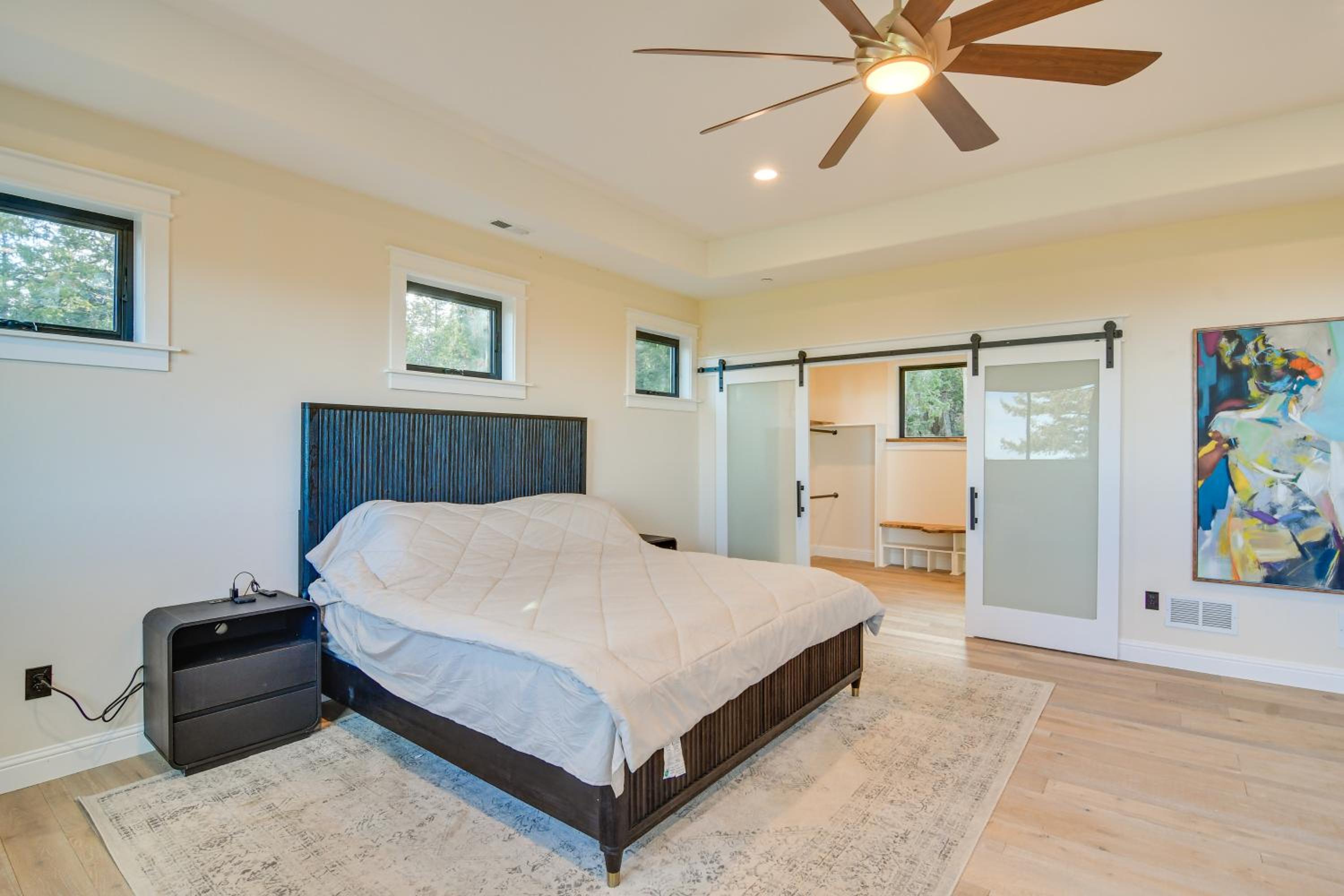 Great for Gatherings! Evergreen Getaway with Hot Tub