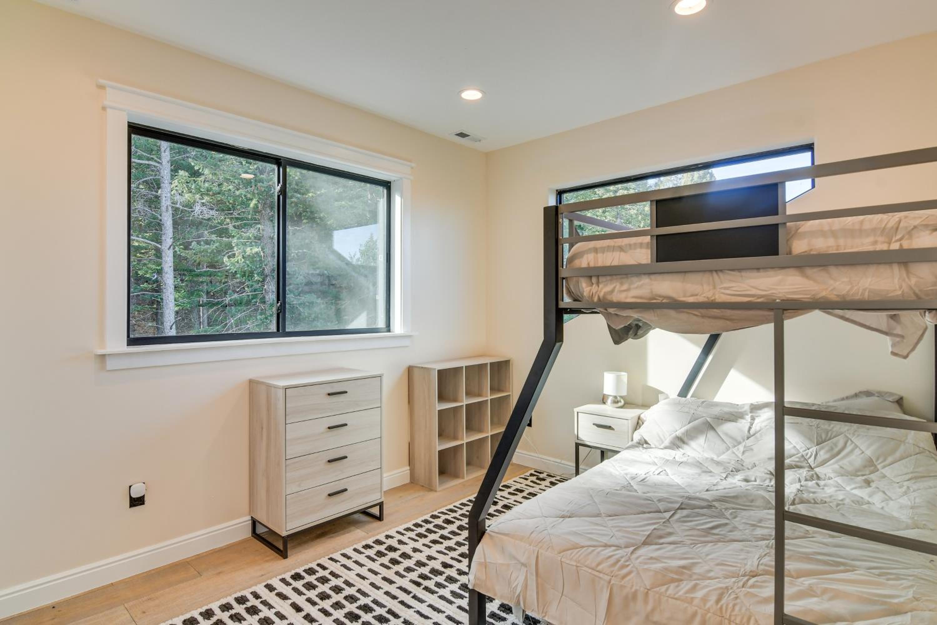 Great for Gatherings! Evergreen Getaway with Hot Tub