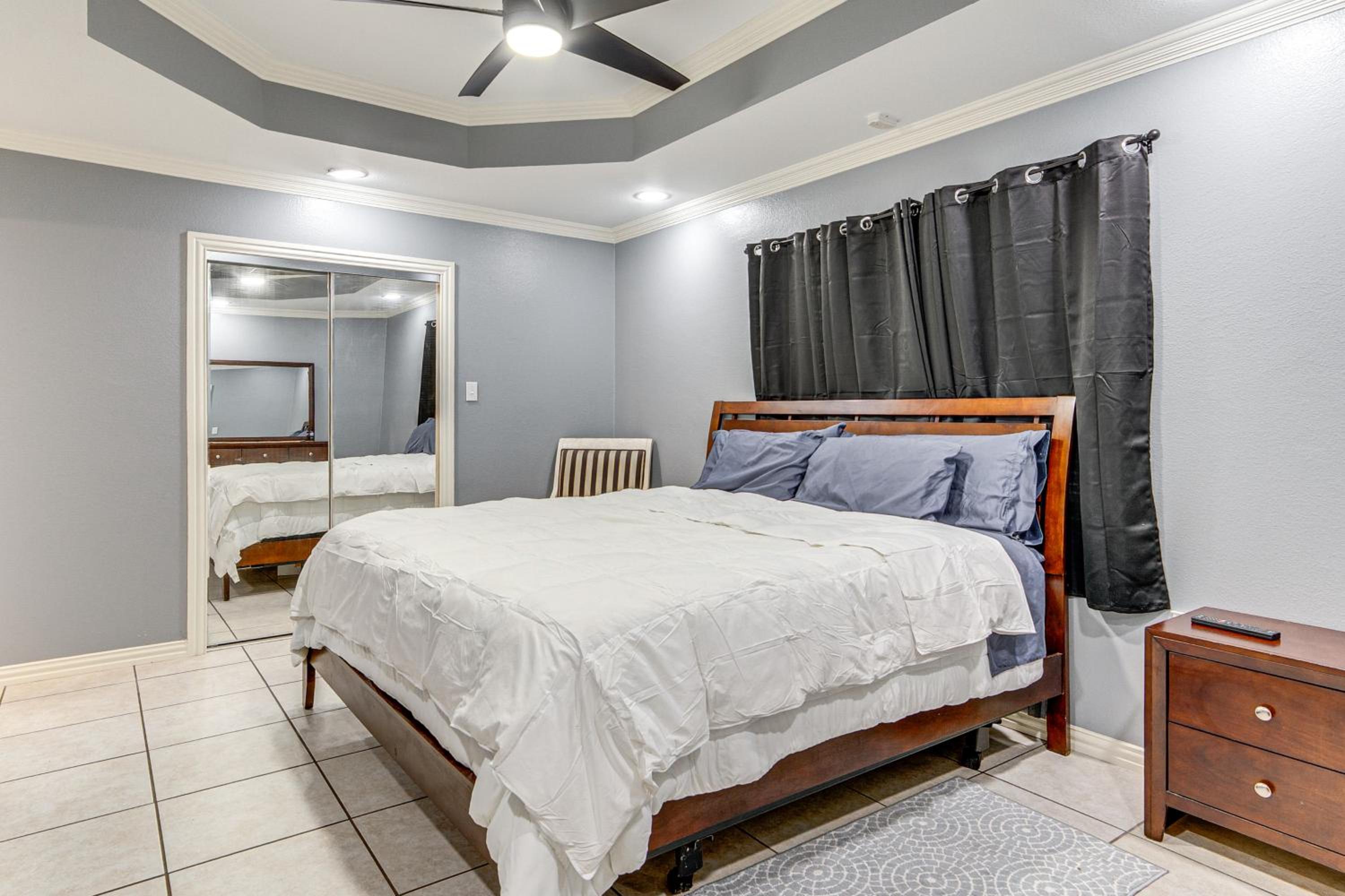 Dallas Area Home with Hot Tub, Families Welcome!