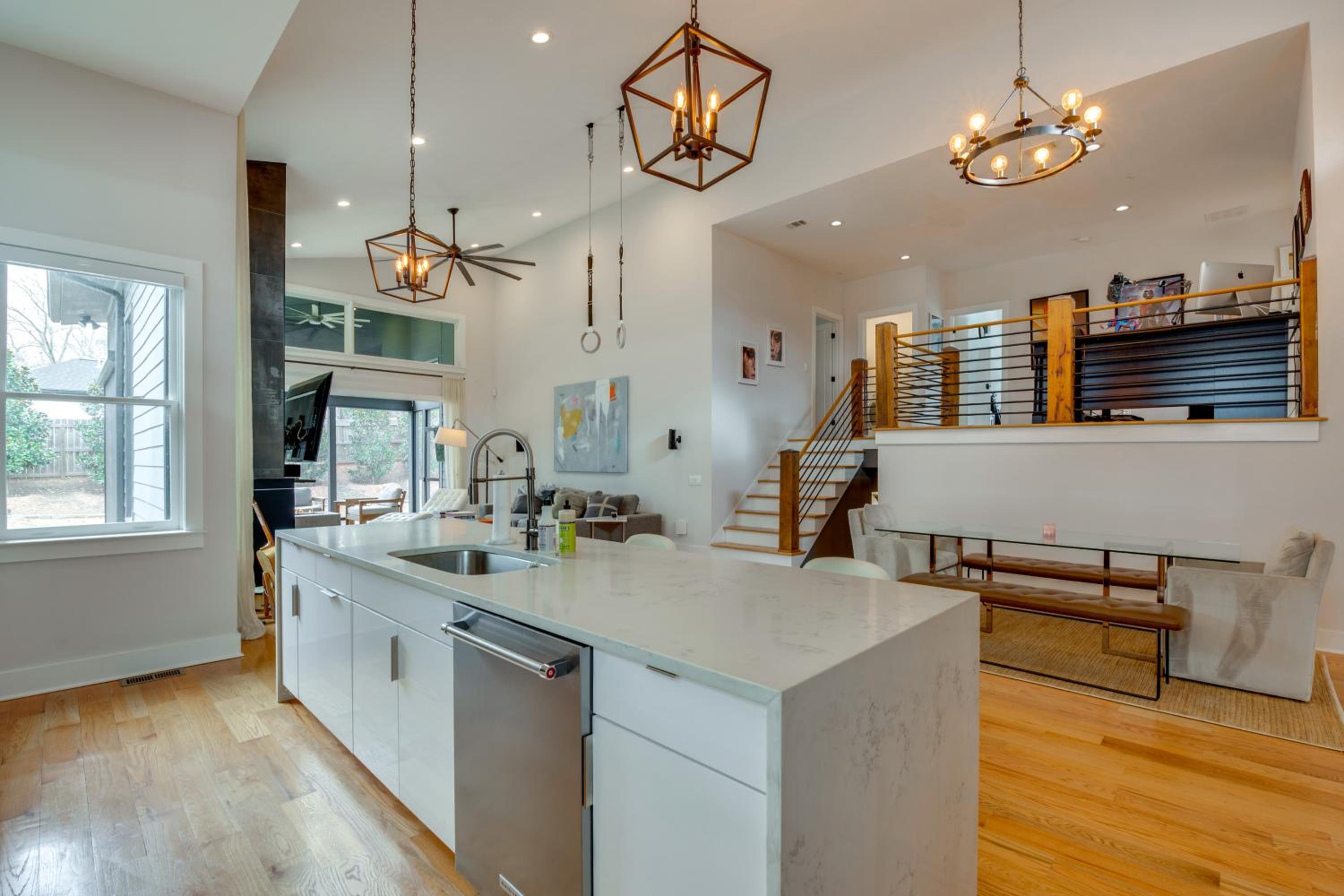 Game Room and Bar Luxe ATL Getaway Near World Cup