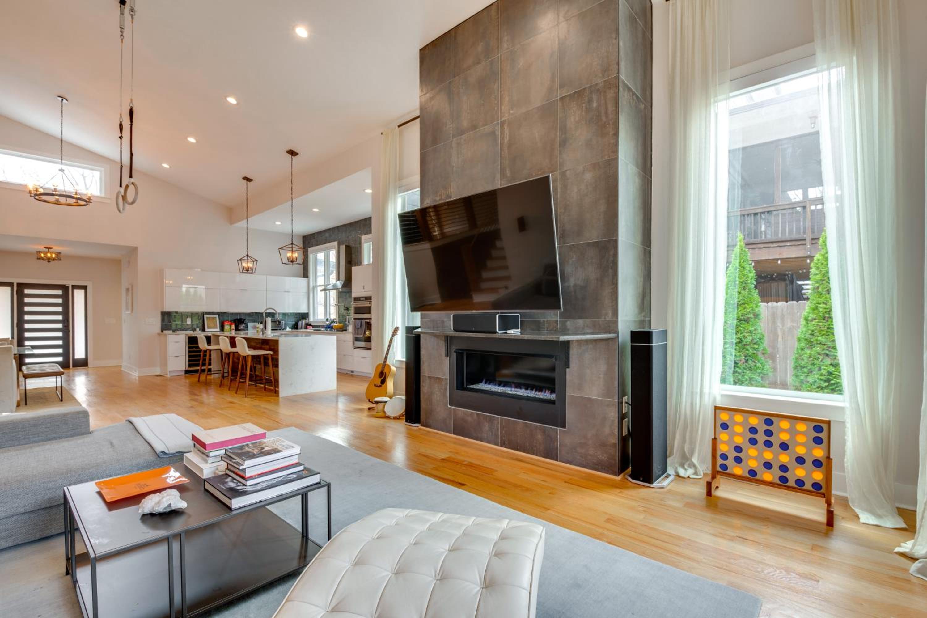 Game Room and Bar Luxe ATL Getaway Near World Cup