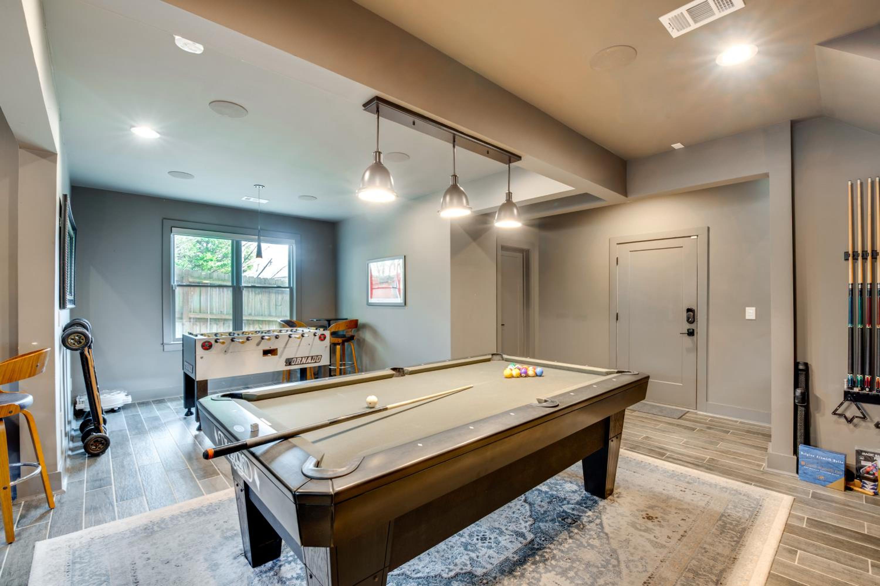 Game Room and Bar Luxe ATL Getaway Near World Cup