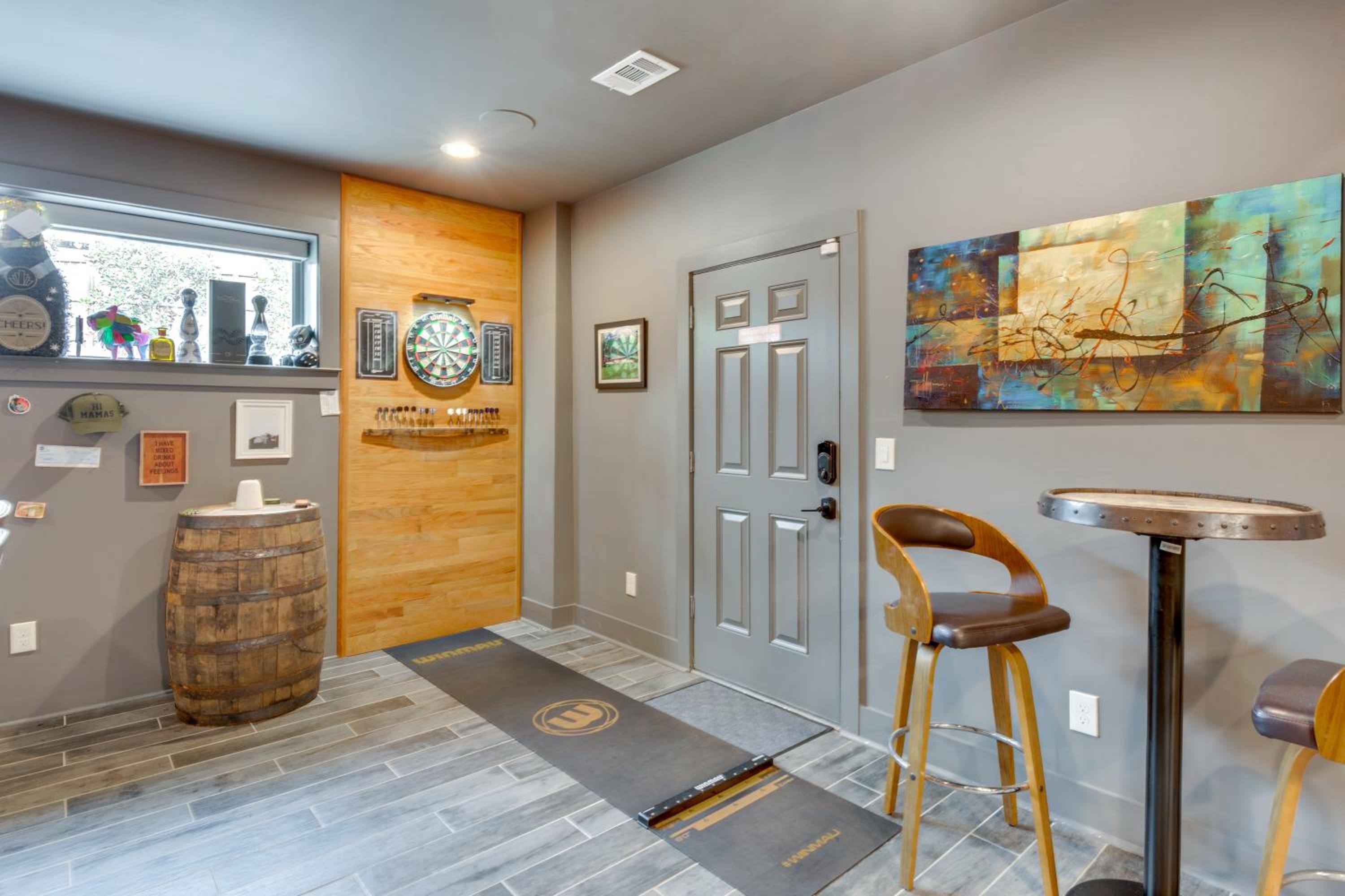 Game Room and Bar Luxe ATL Getaway Near World Cup