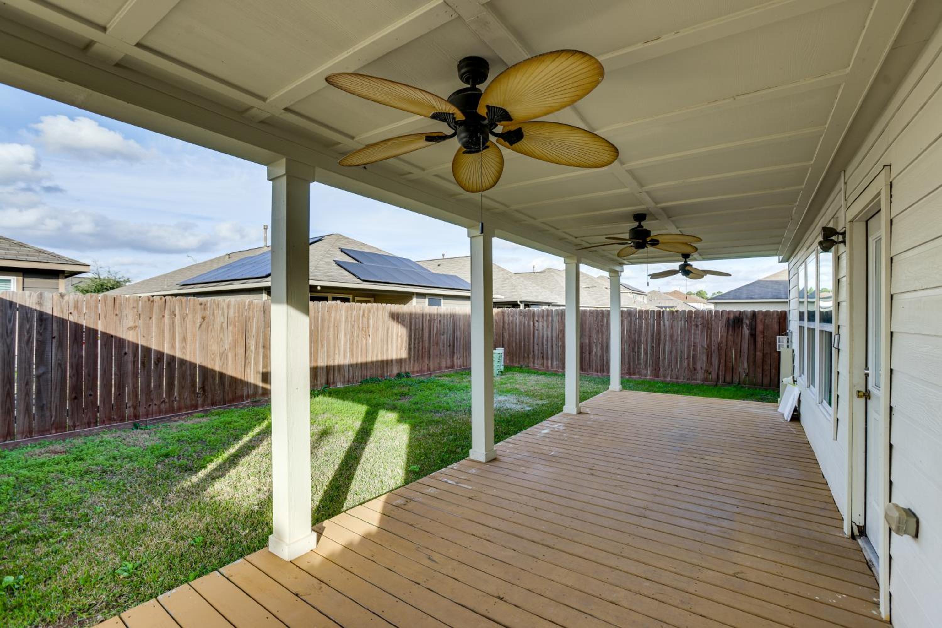4 Mi to Houston Airport Spacious Home in Humble
