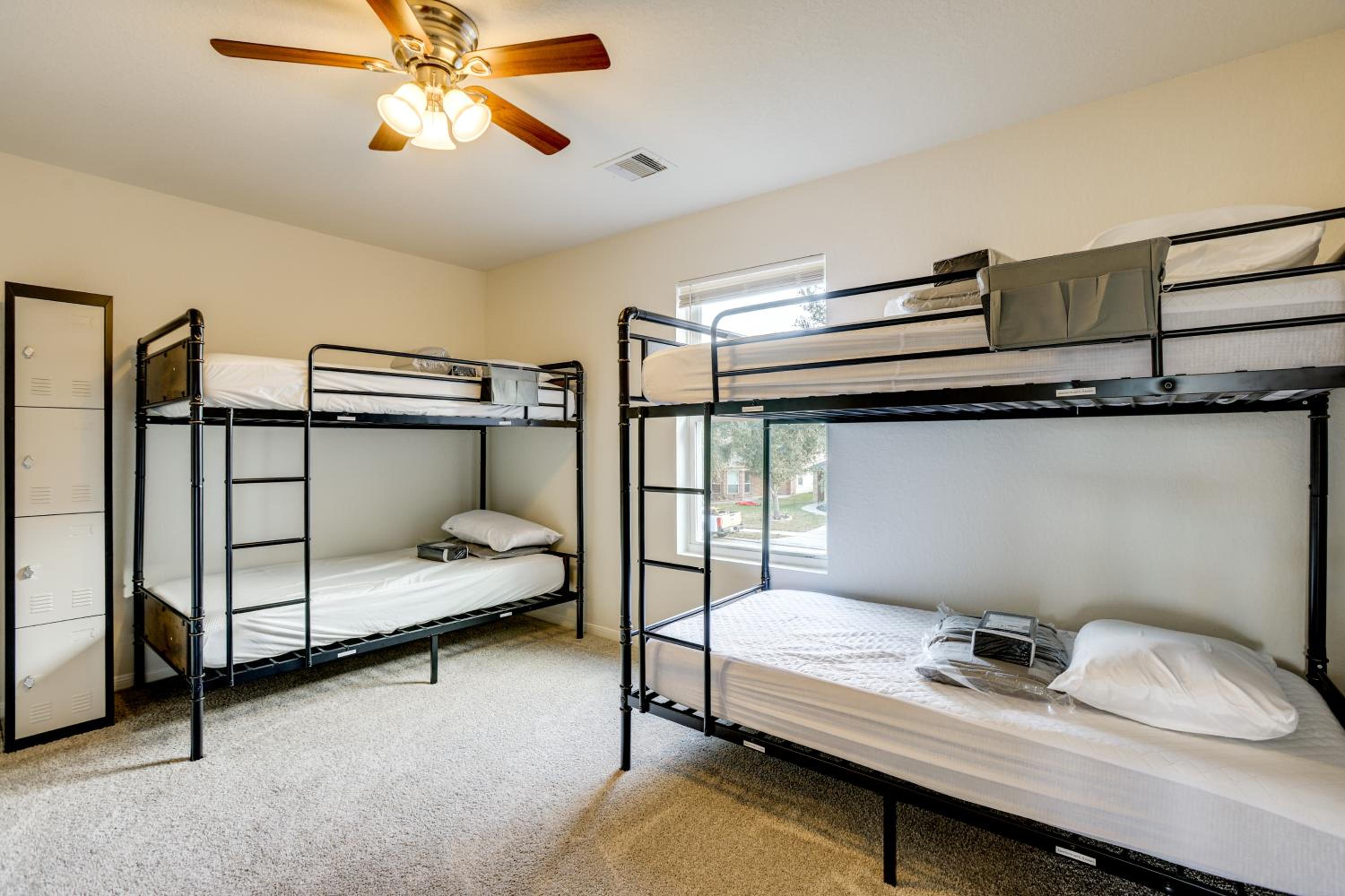 4 Mi to Houston Airport Spacious Home in Humble