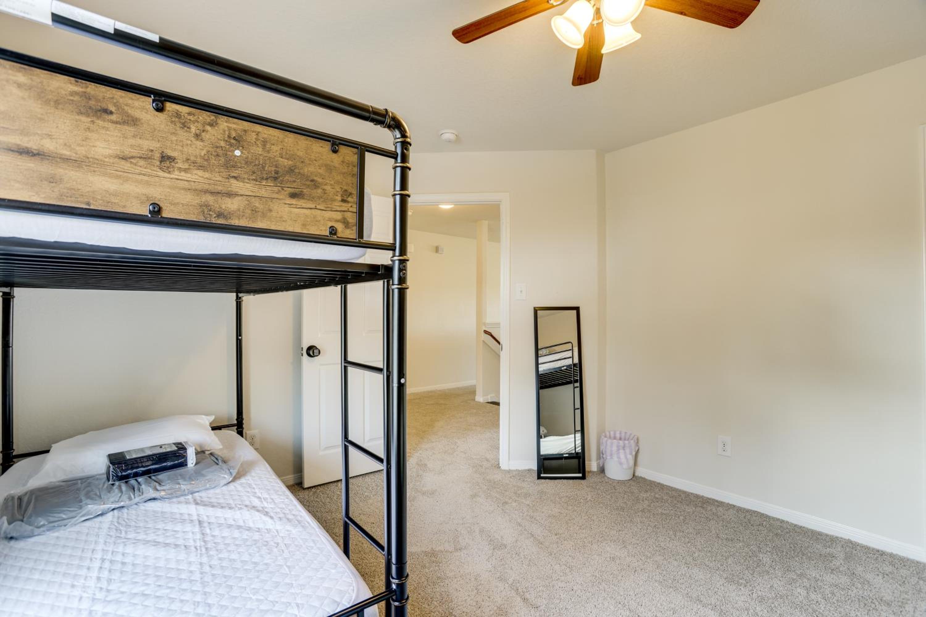4 Mi to Houston Airport Spacious Home in Humble