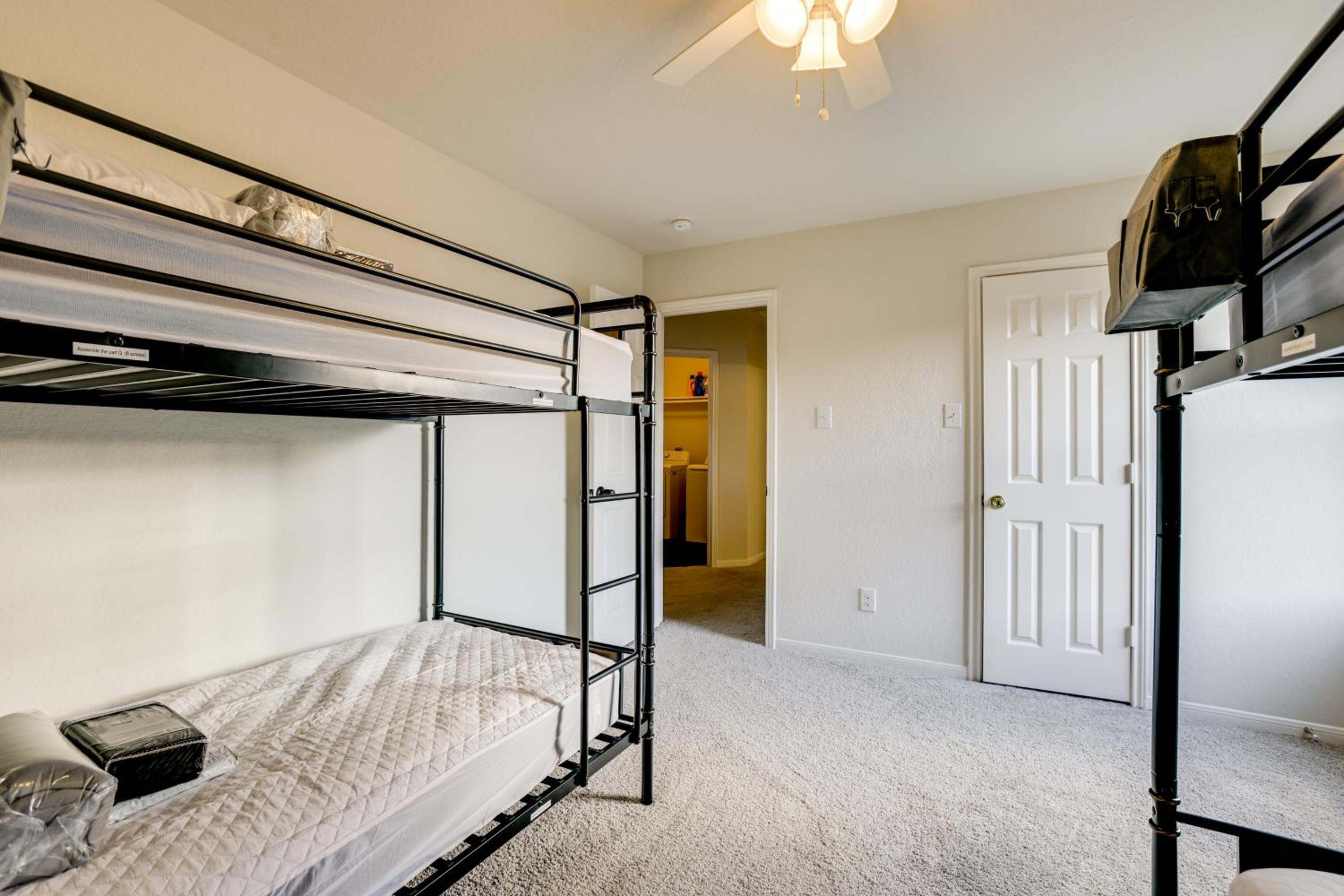 4 Mi to Houston Airport Spacious Home in Humble