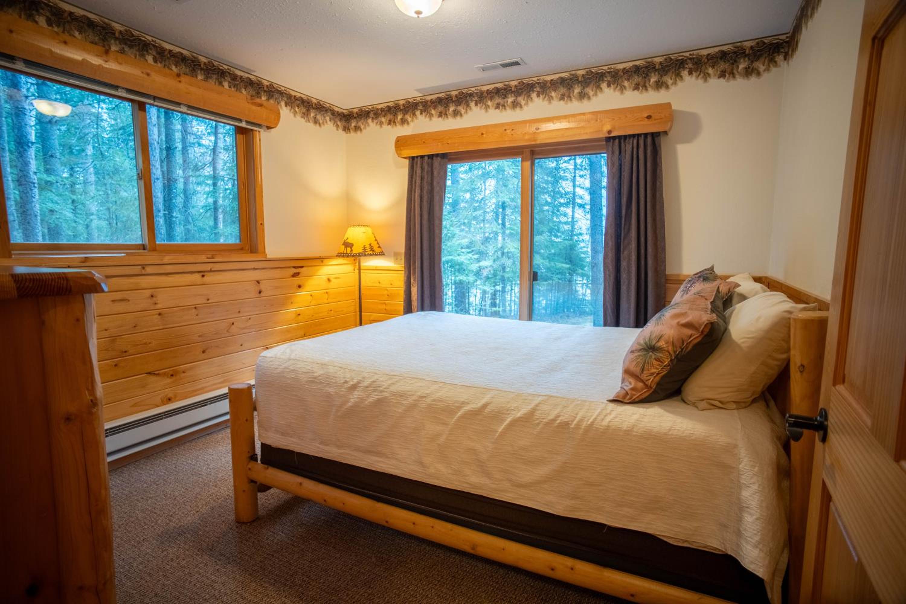 Timber Bay Lodge and Houseboats