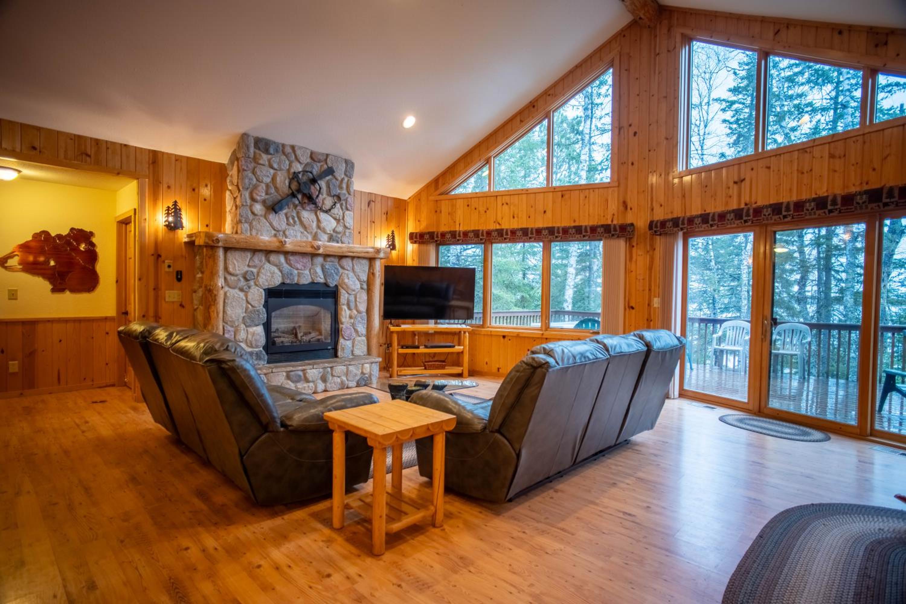 Timber Bay Lodge and Houseboats