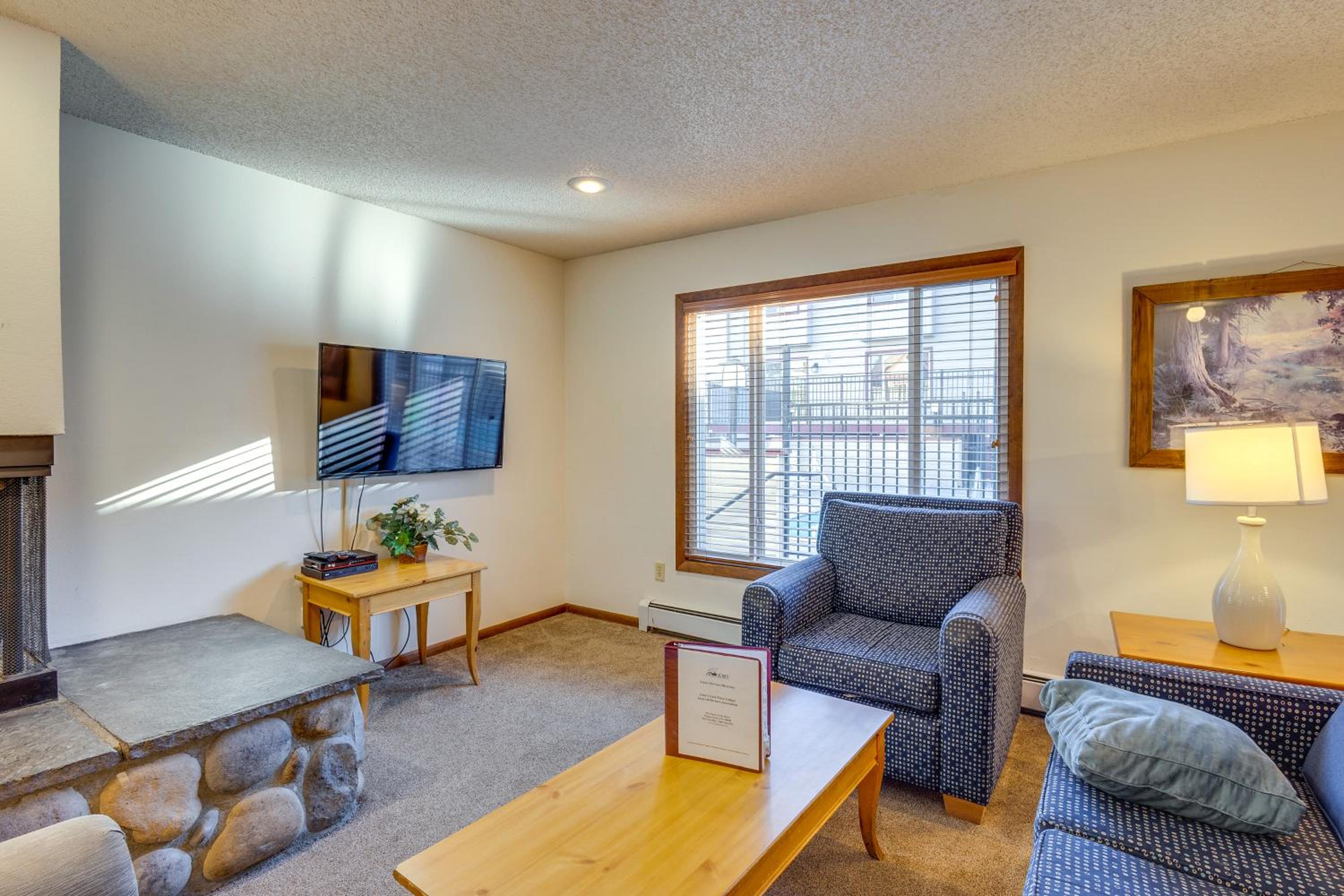 Steps to Free Ski Shuttle! Dtwn Winter Park Condo