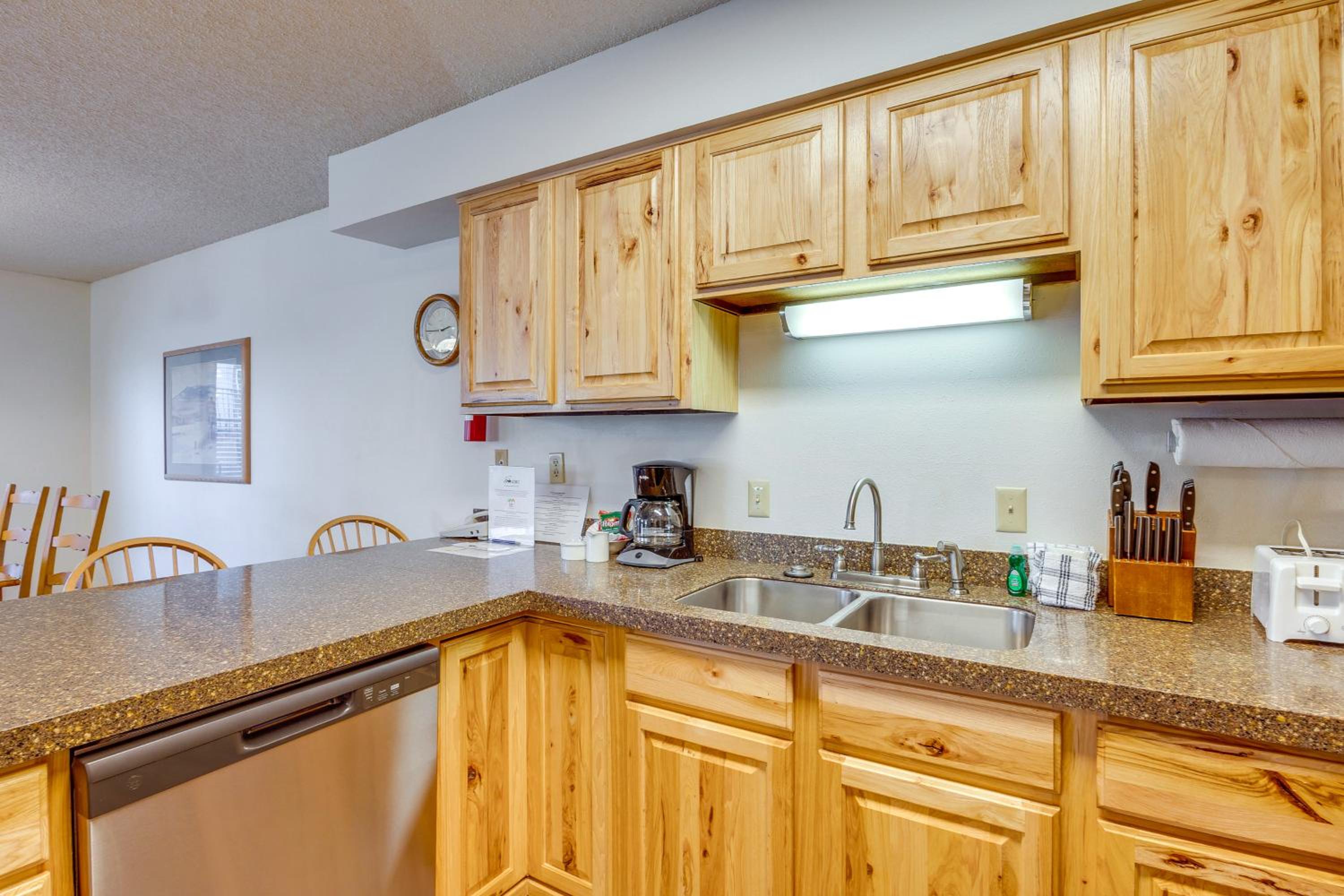 Steps to Free Ski Shuttle! Dtwn Winter Park Condo