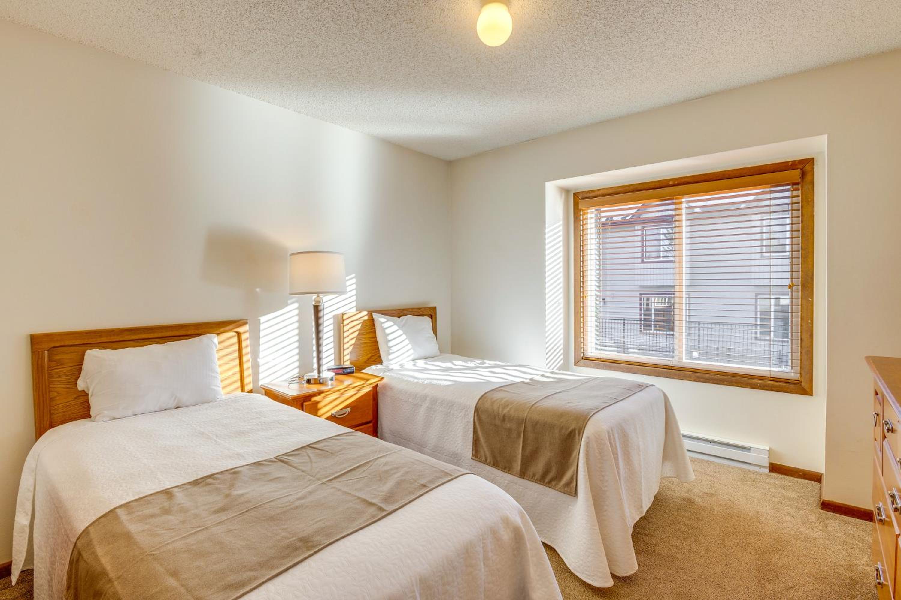 Steps to Free Ski Shuttle! Dtwn Winter Park Condo