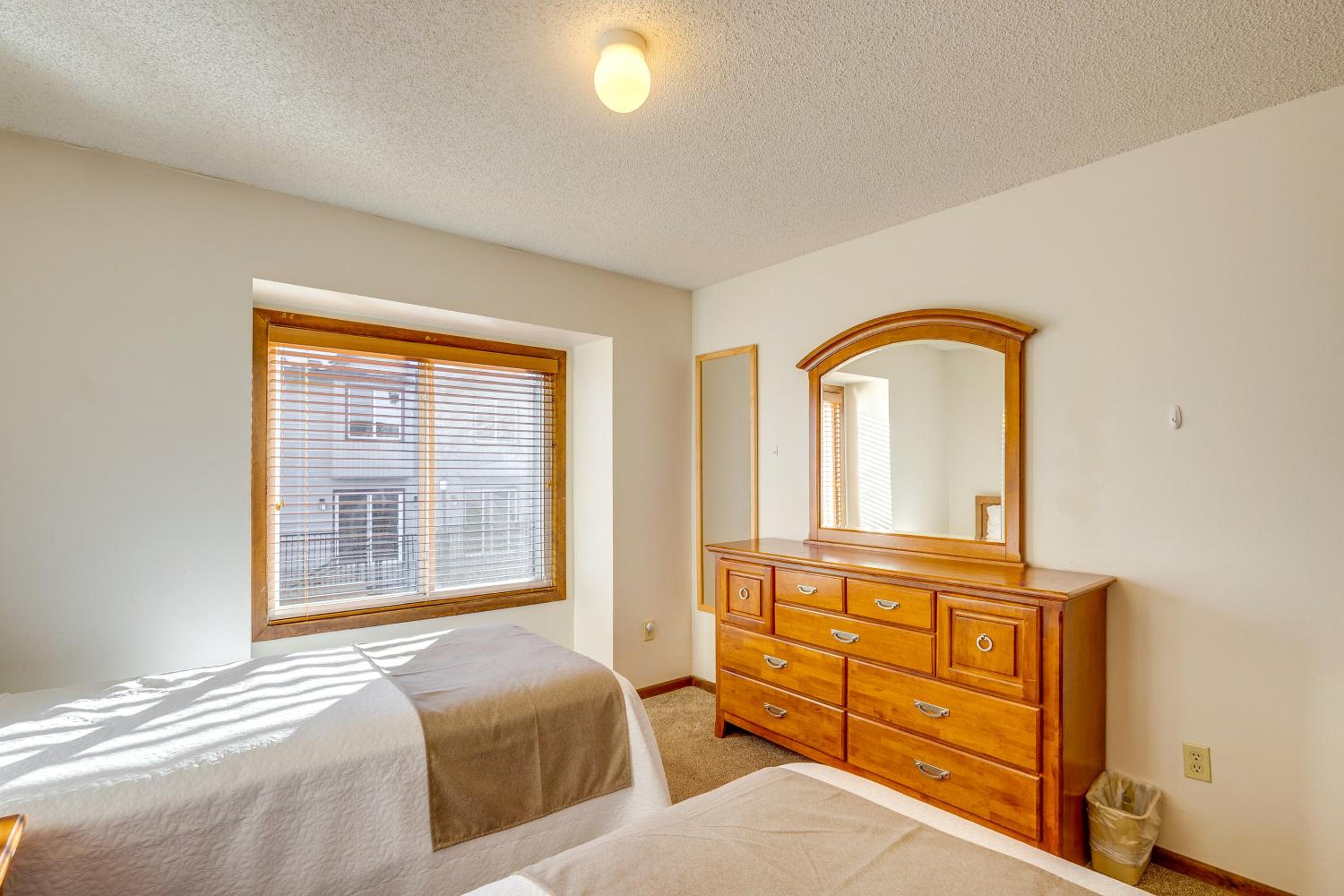 Steps to Free Ski Shuttle! Dtwn Winter Park Condo