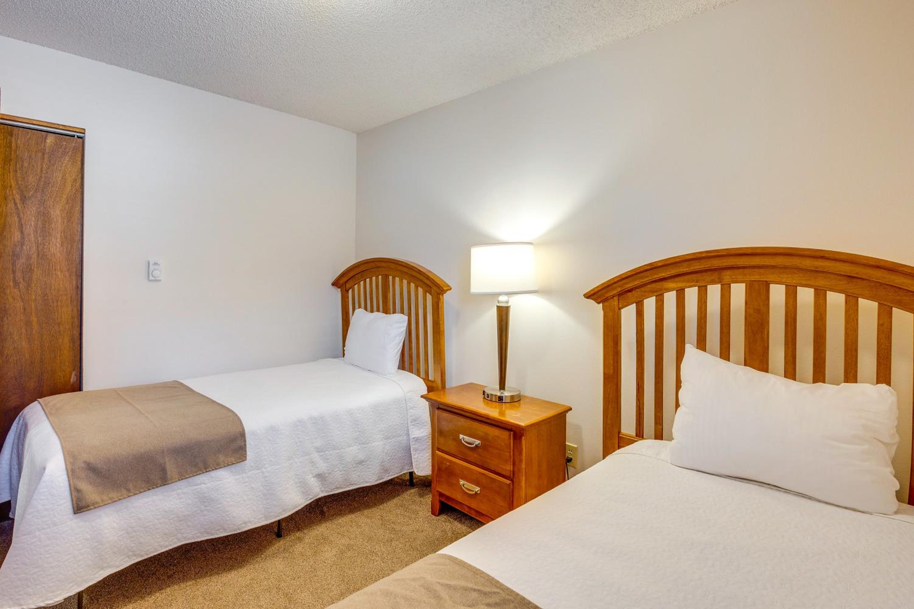 Steps to Free Ski Shuttle! Dtwn Winter Park Condo