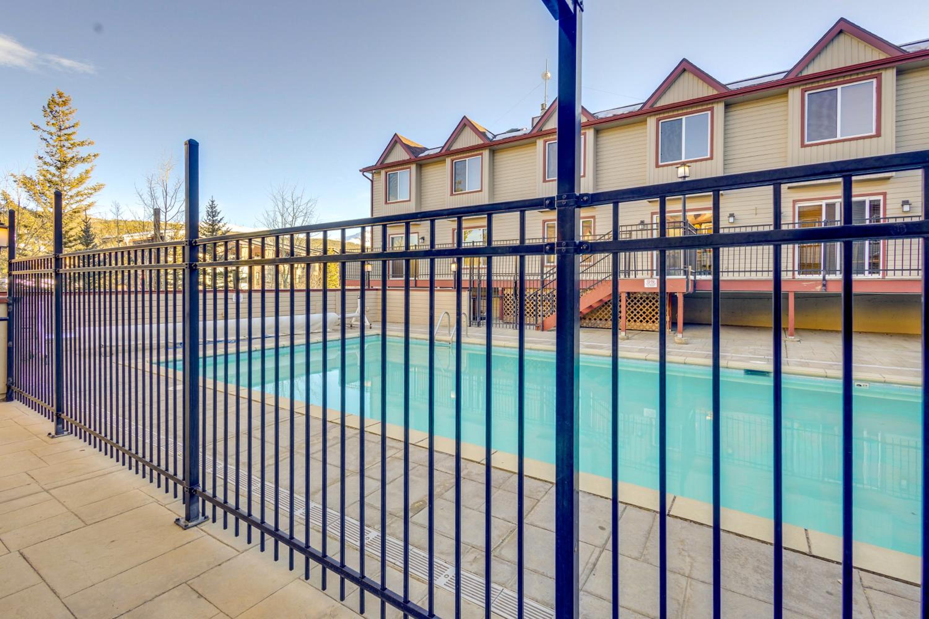 Steps to Free Ski Shuttle! Dtwn Winter Park Condo