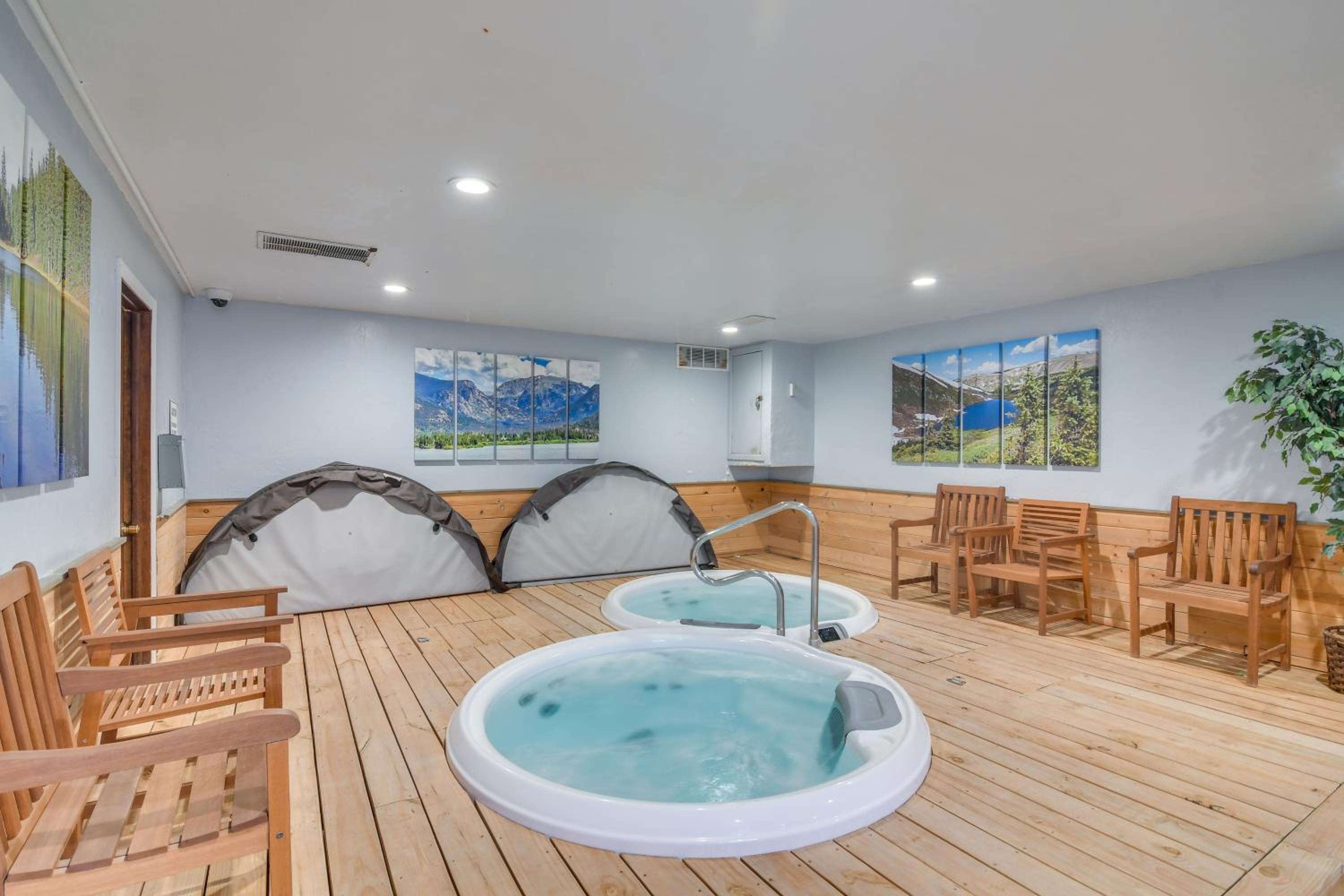 Steps to Free Ski Shuttle! Dtwn Winter Park Condo