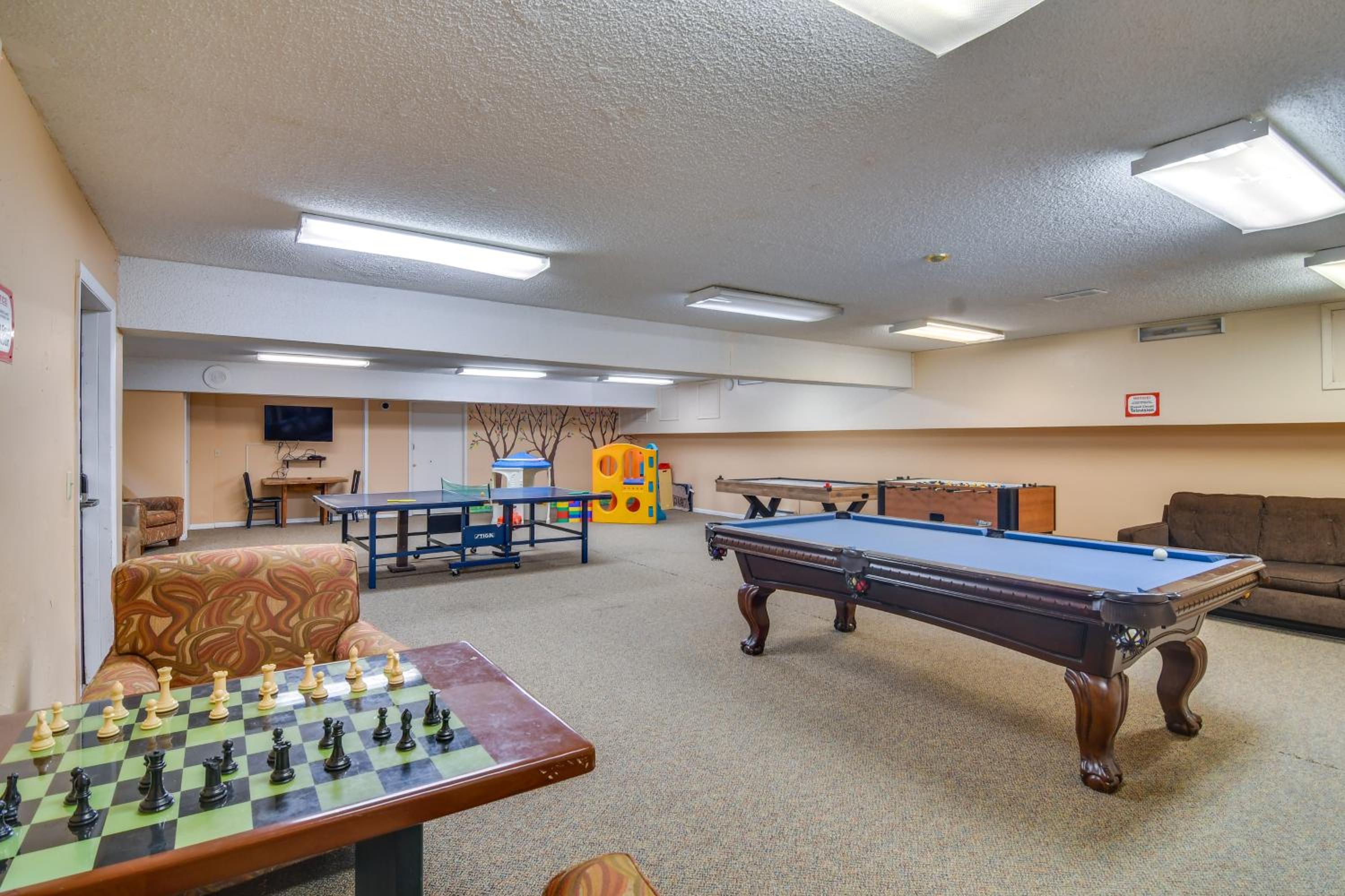 Steps to Free Ski Shuttle! Dtwn Winter Park Condo