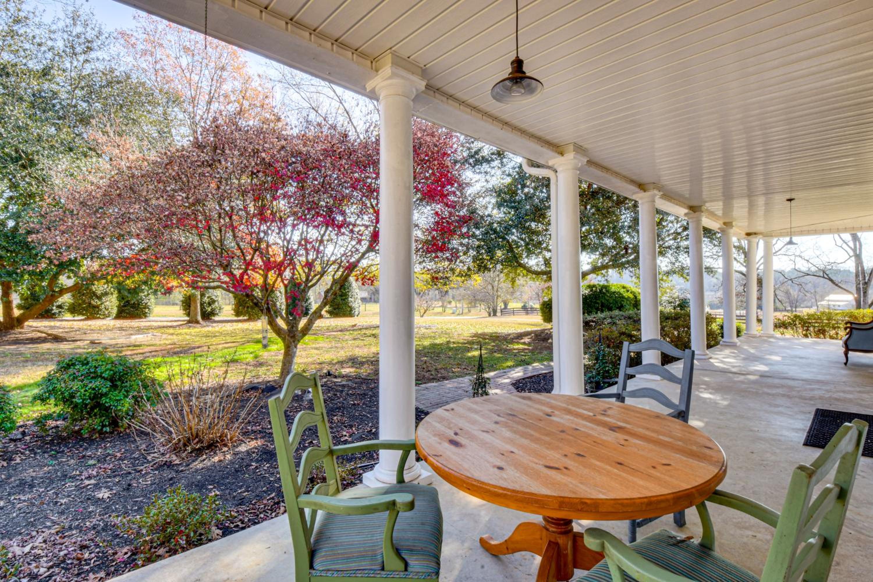 Historic Farmhouse with Modern Amenities and Hot Tub