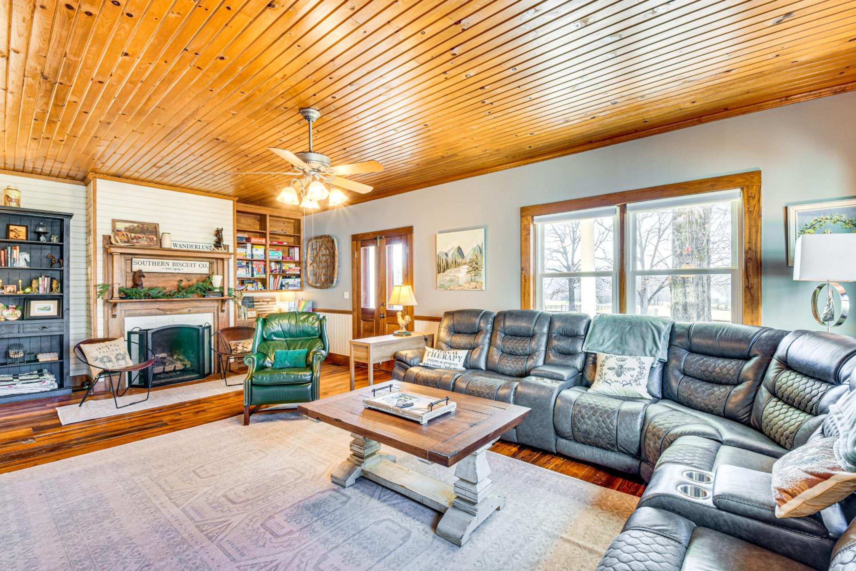 Historic Farmhouse with Modern Amenities and Hot Tub
