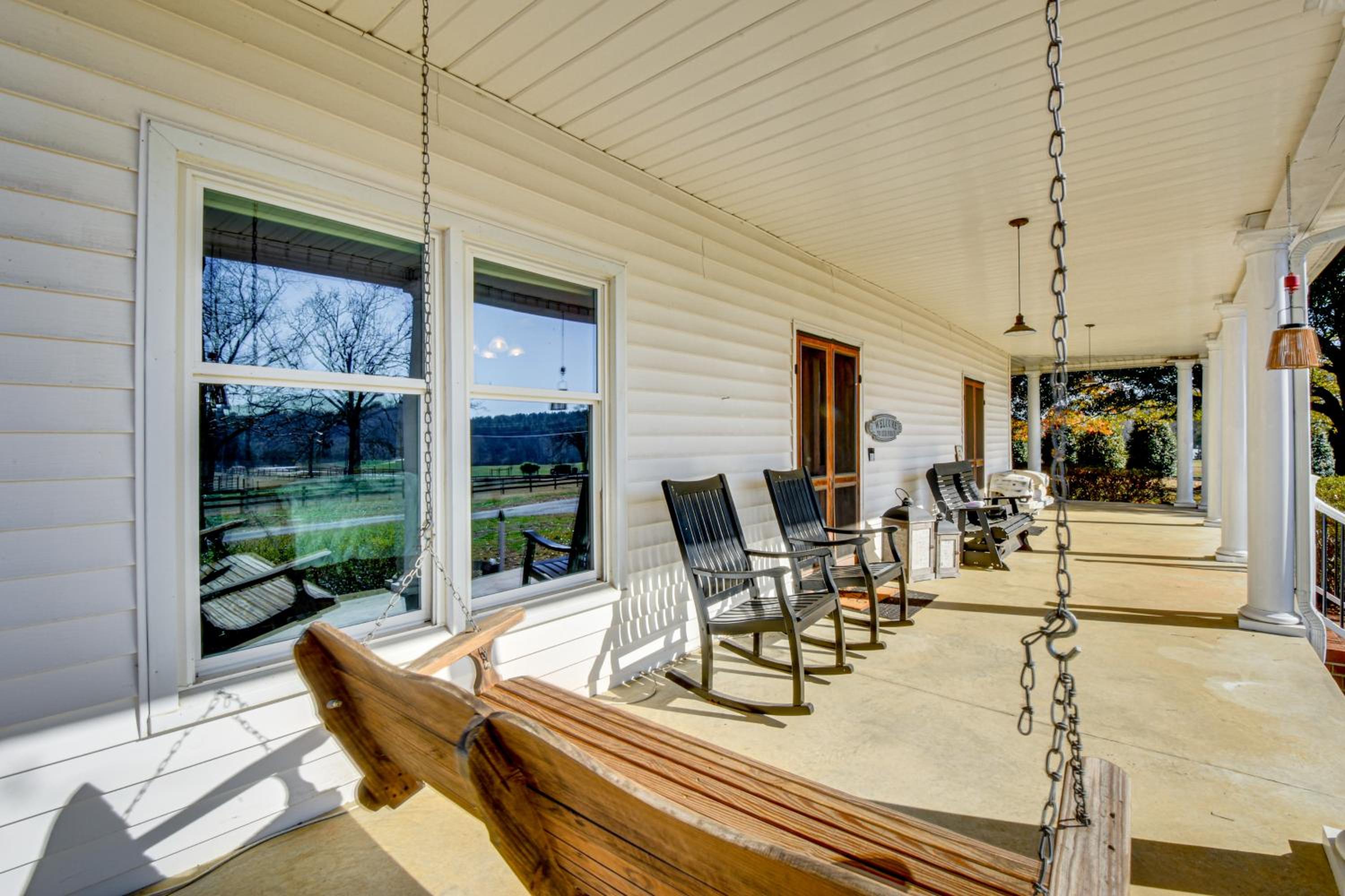 Historic Farmhouse with Modern Amenities and Hot Tub