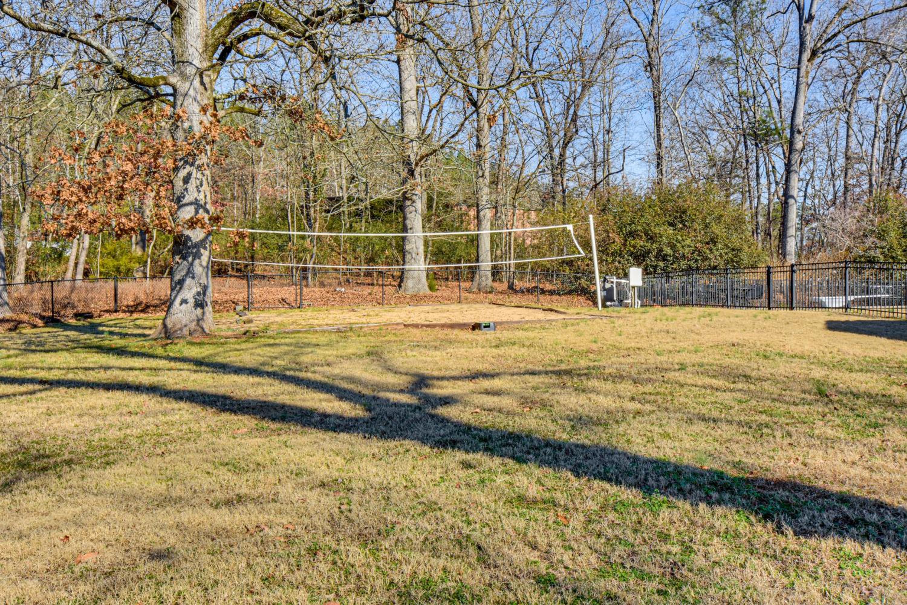 Historic Farmhouse with Modern Amenities and Hot Tub