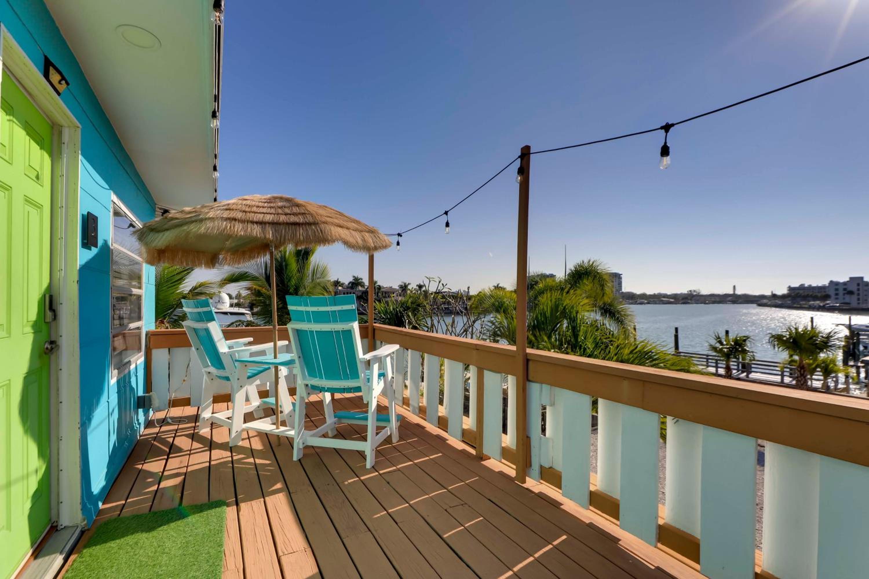 Waterfront Oasis Across From Treasure Island Beach