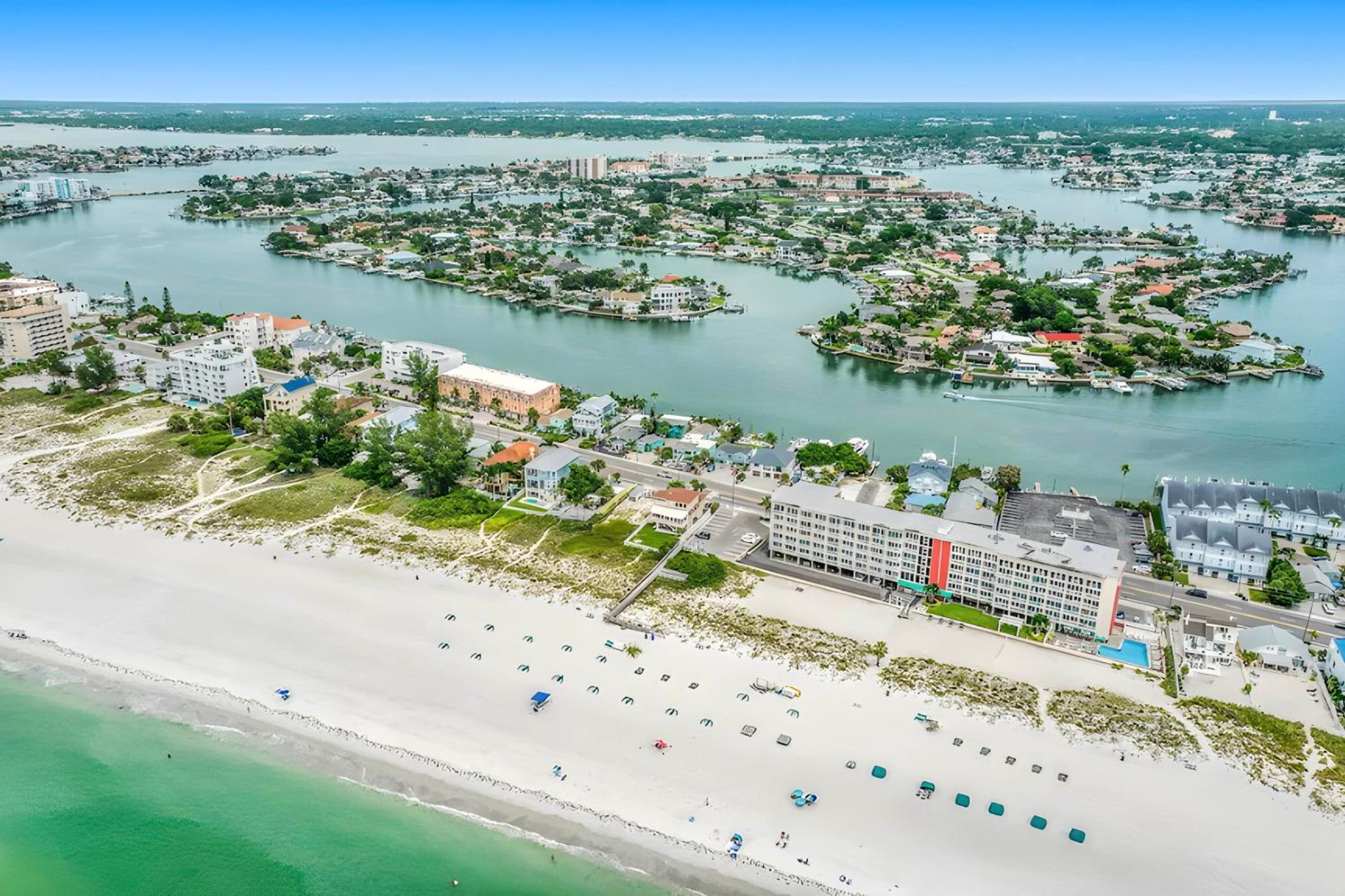 Waterfront Oasis Across From Treasure Island Beach