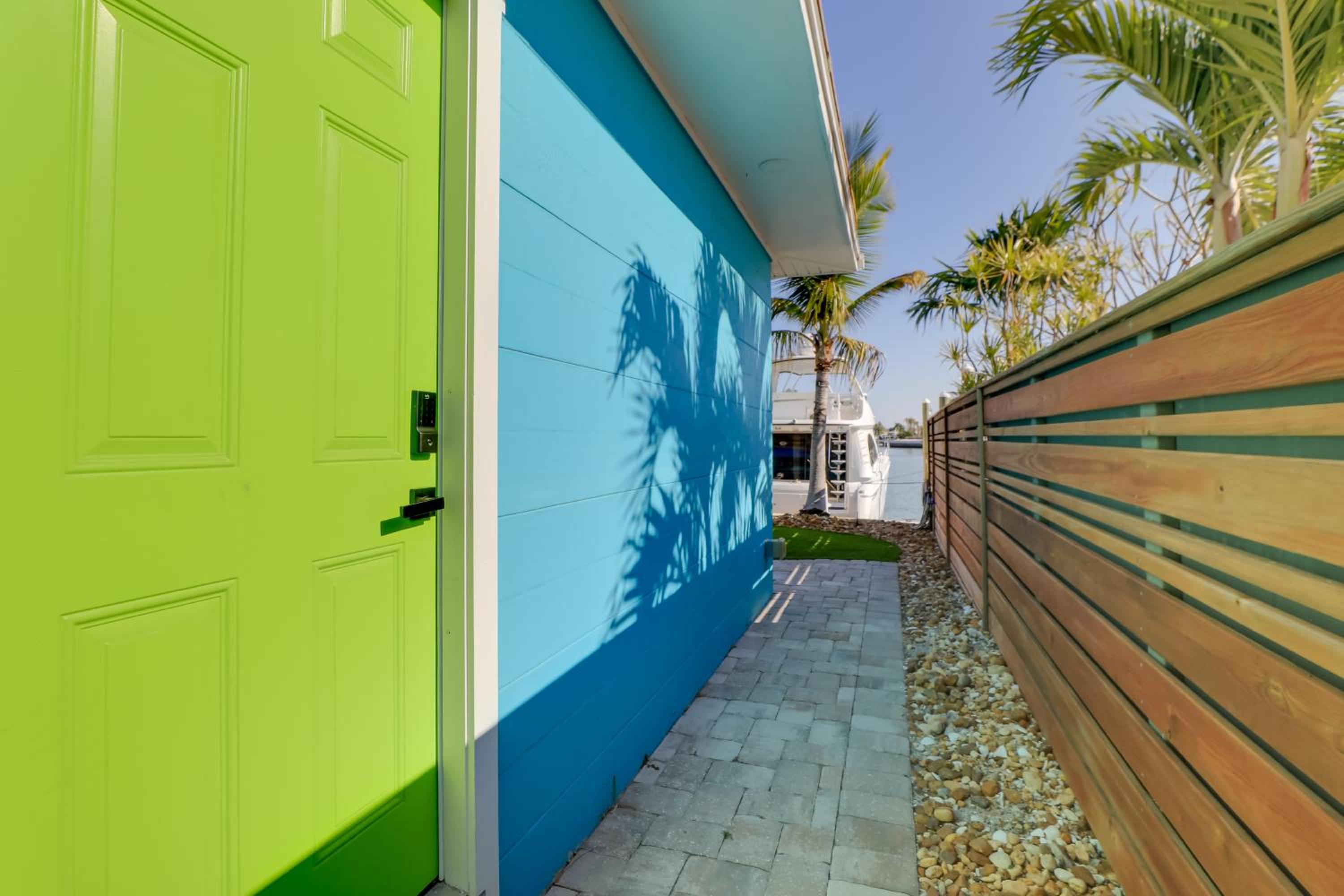 Waterfront Oasis Across From Treasure Island Beach