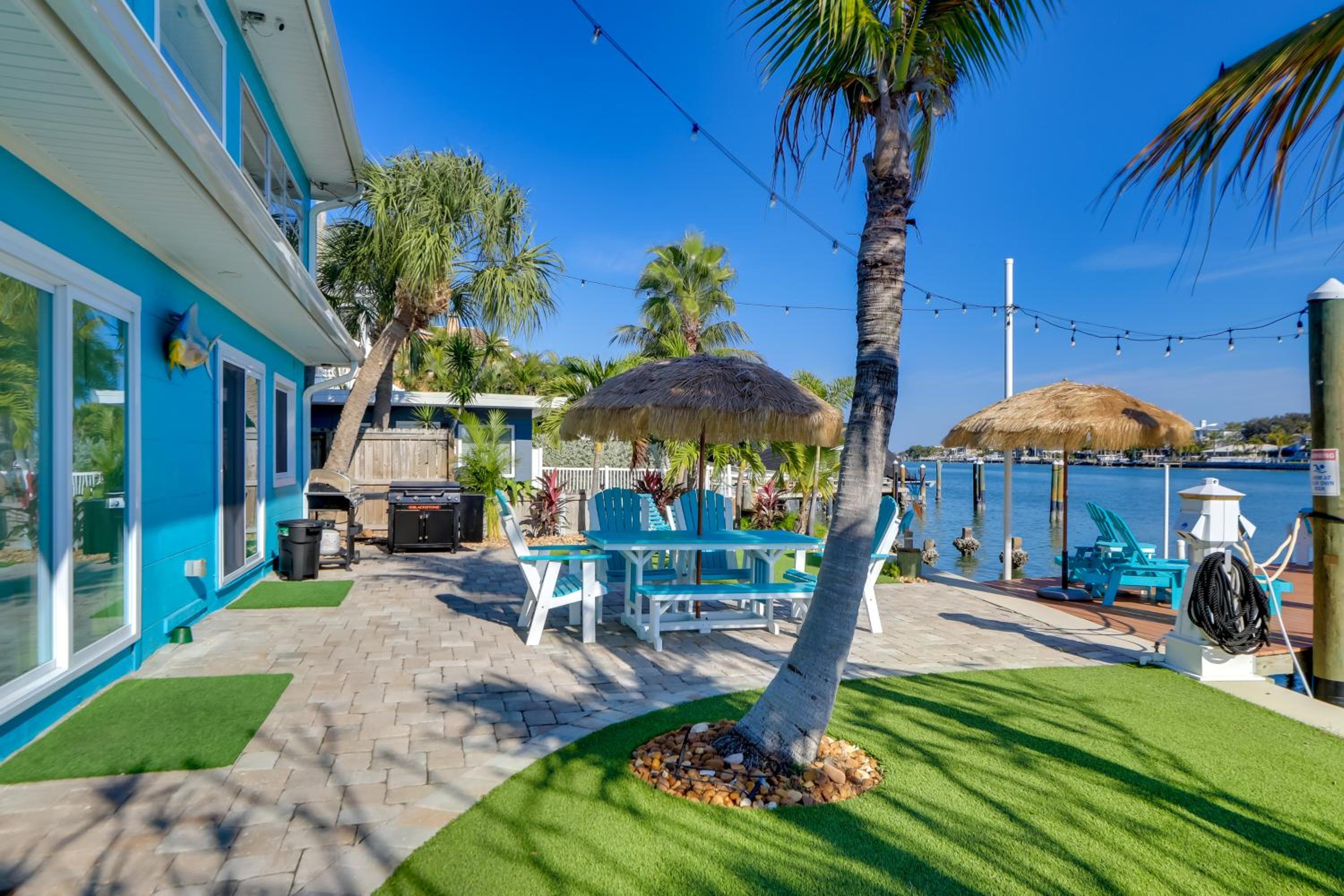 Waterfront Oasis Across From Treasure Island Beach