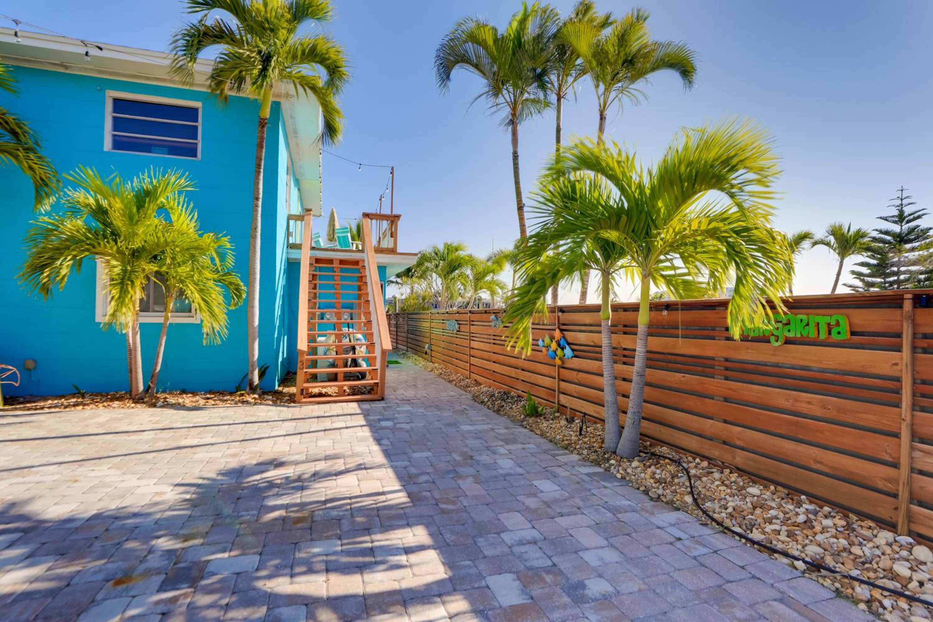Waterfront Oasis Across From Treasure Island Beach