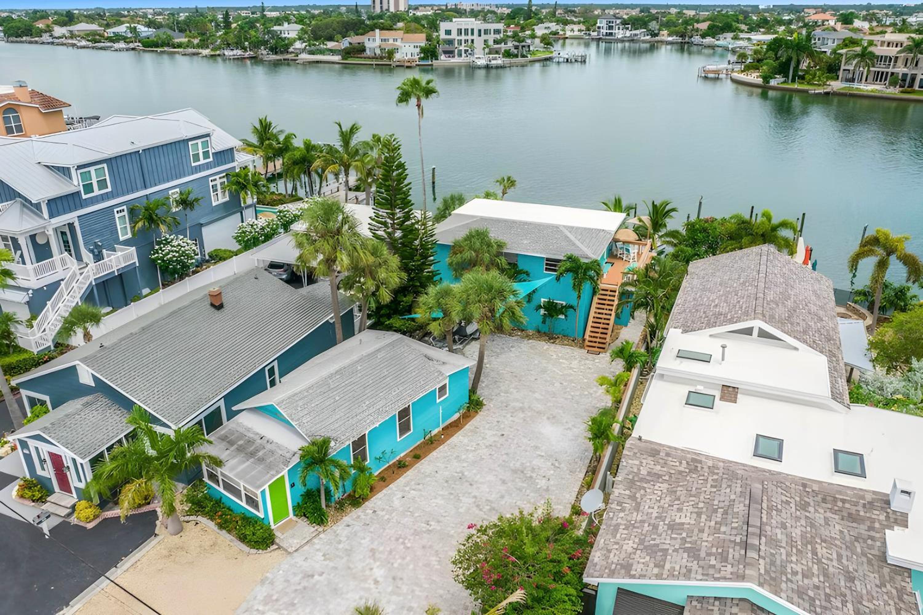 Waterfront Oasis Across From Treasure Island Beach