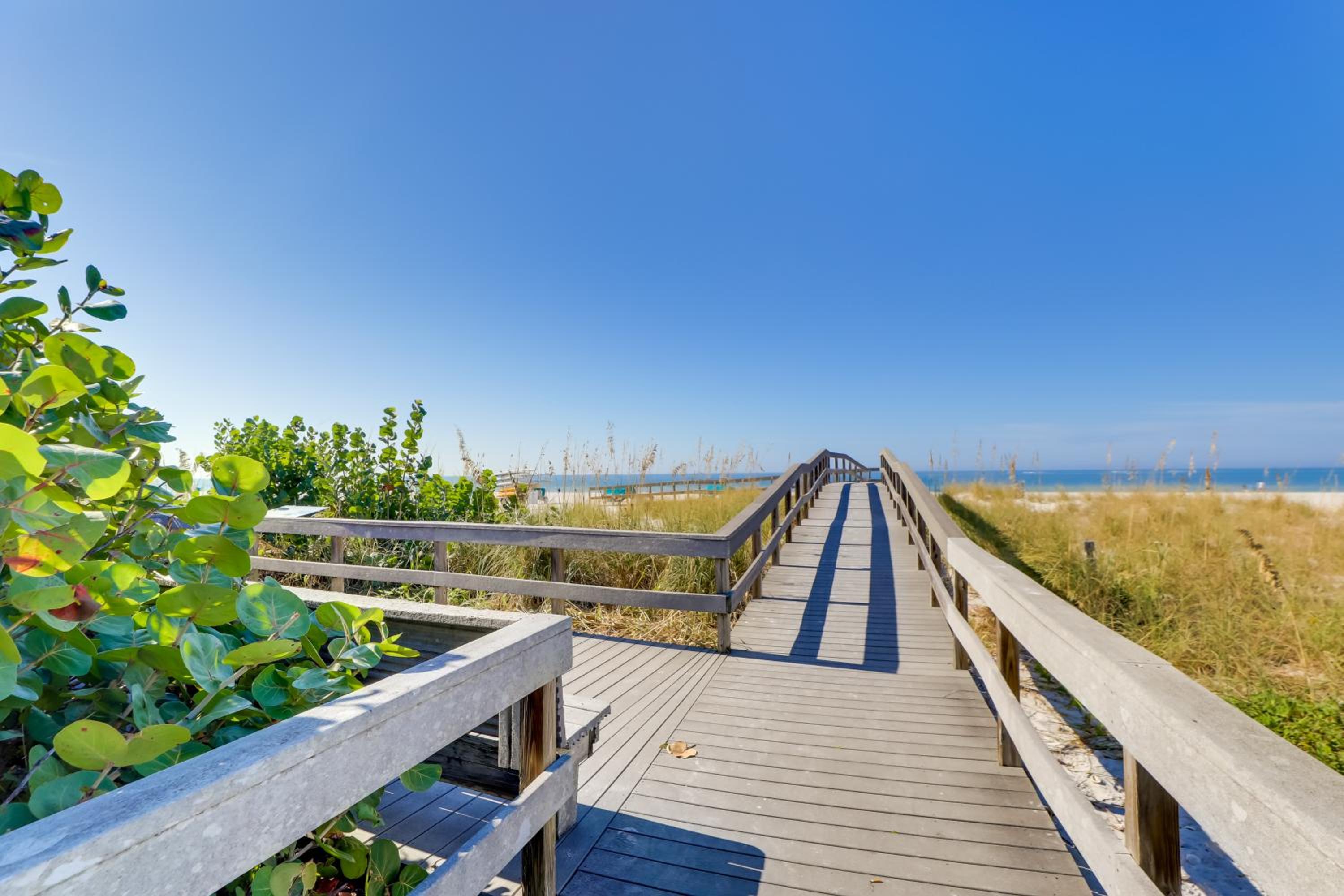 Waterfront Oasis Across From Treasure Island Beach