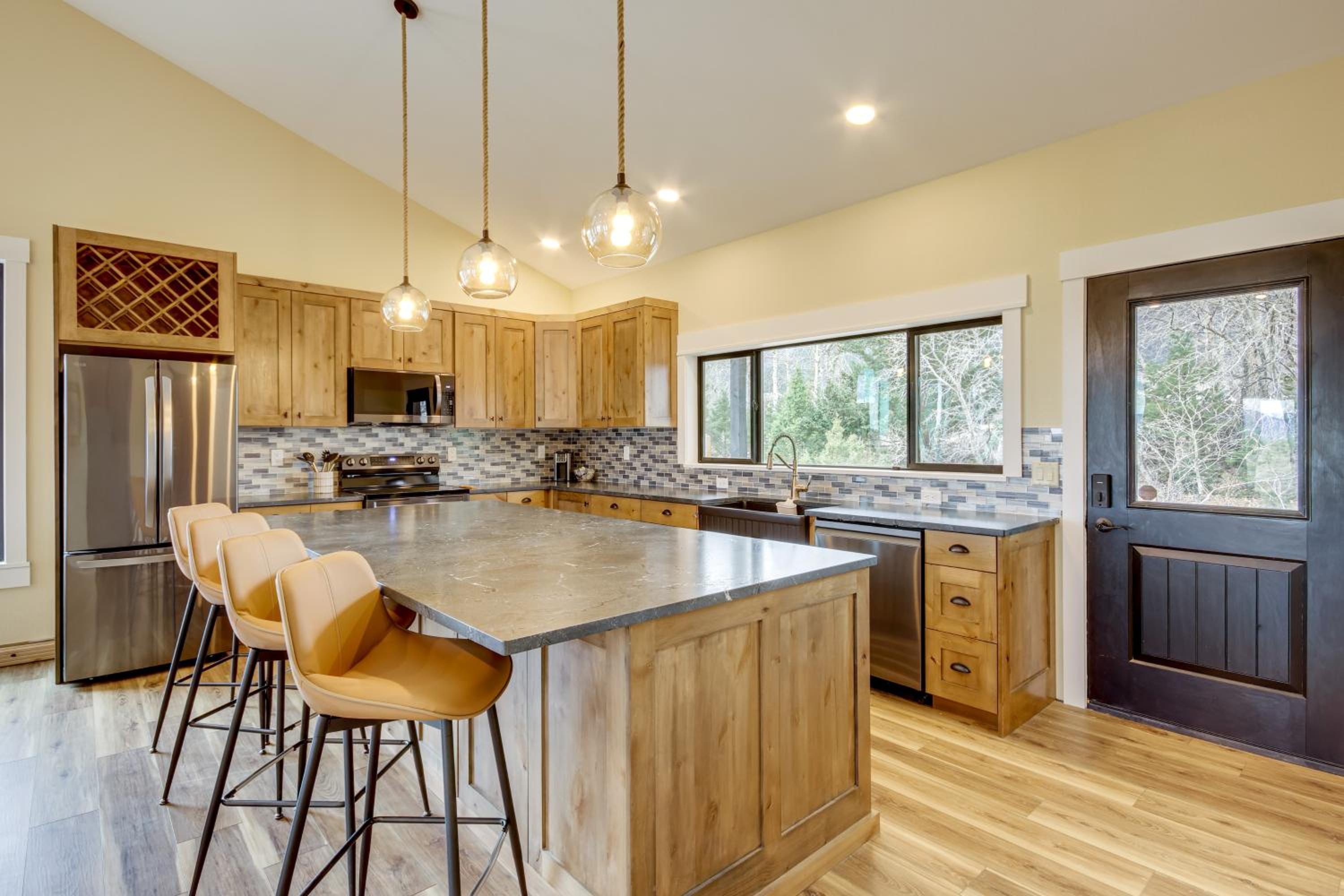 Mtn-View Gem Near Chico, Sage and Yellowstone!