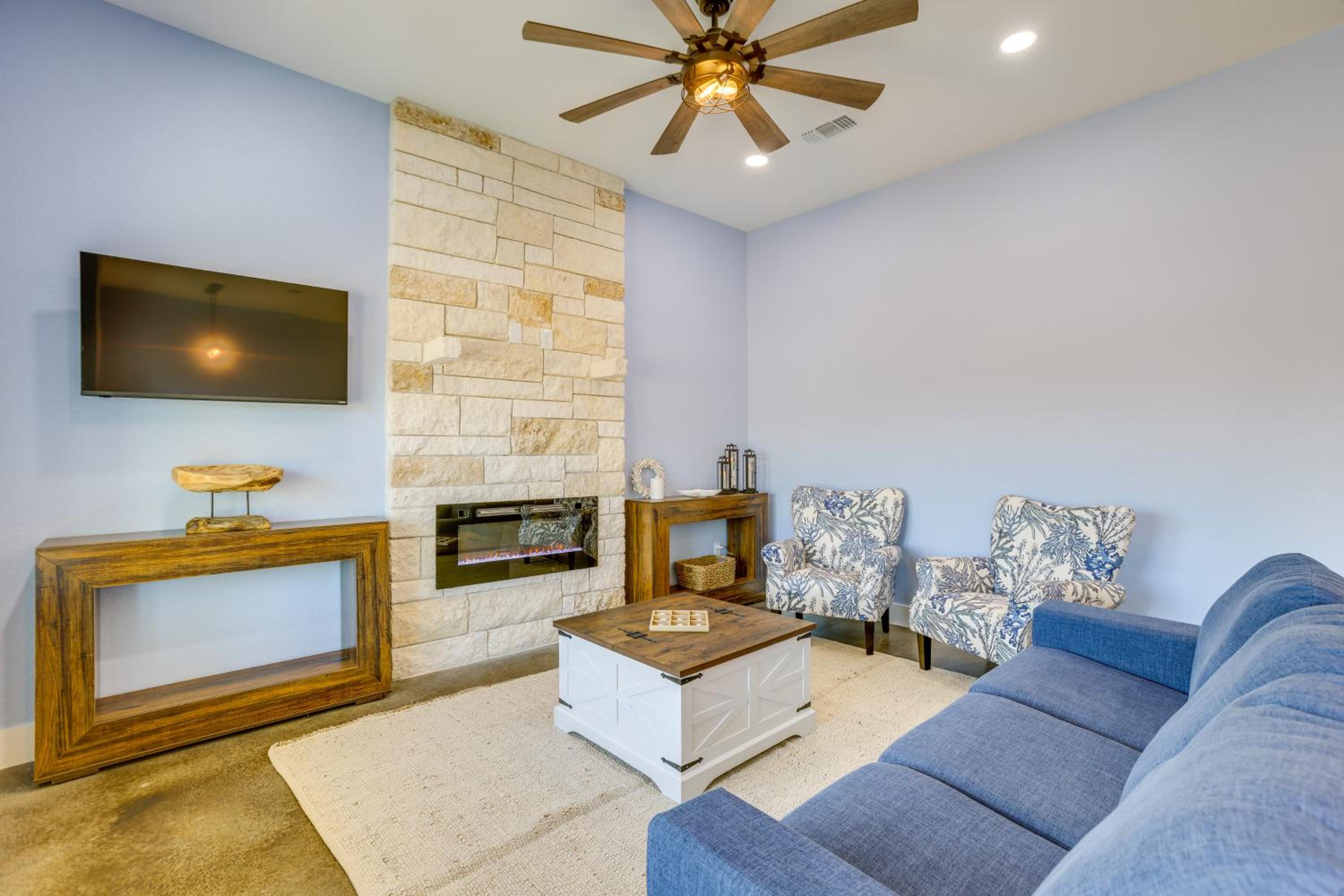 8 Mi to Gulf! Newly Built Townhome in Matagorda