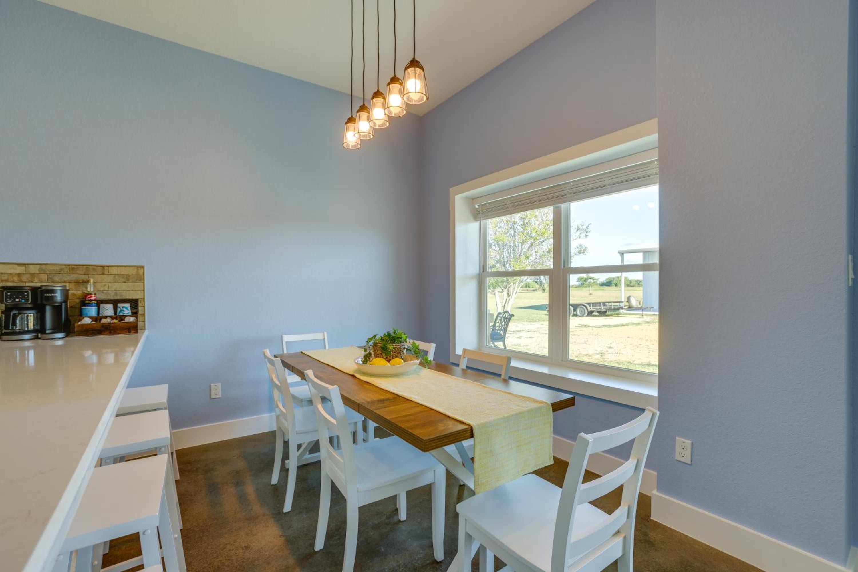 8 Mi to Gulf! Newly Built Townhome in Matagorda